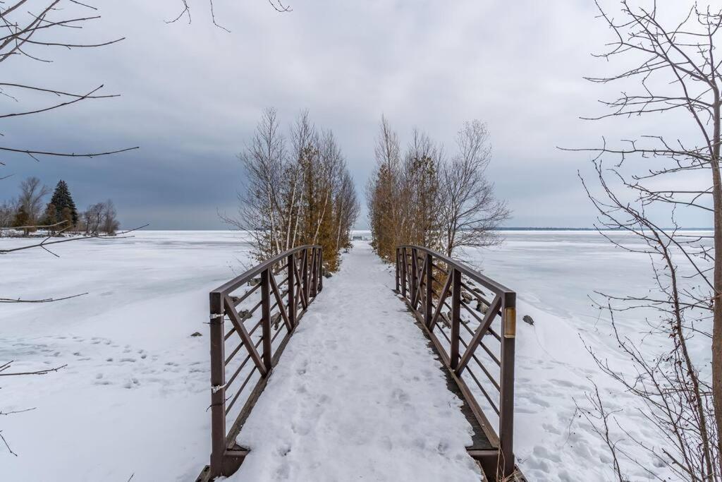 Cottage right across Lake Simcoe in Innisfil