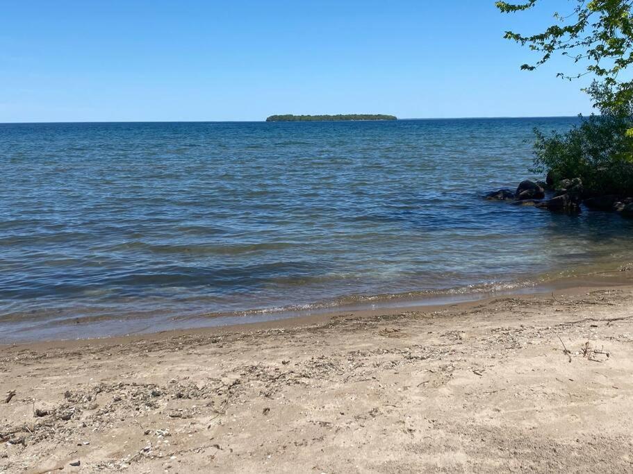 Cottage right across Lake Simcoe in Innisfil
