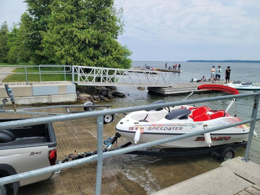 Cottage right across Lake Simcoe in Innisfil