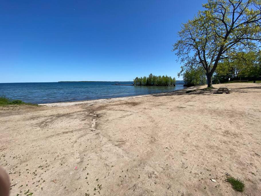 Cottage right across Lake Simcoe in Innisfil