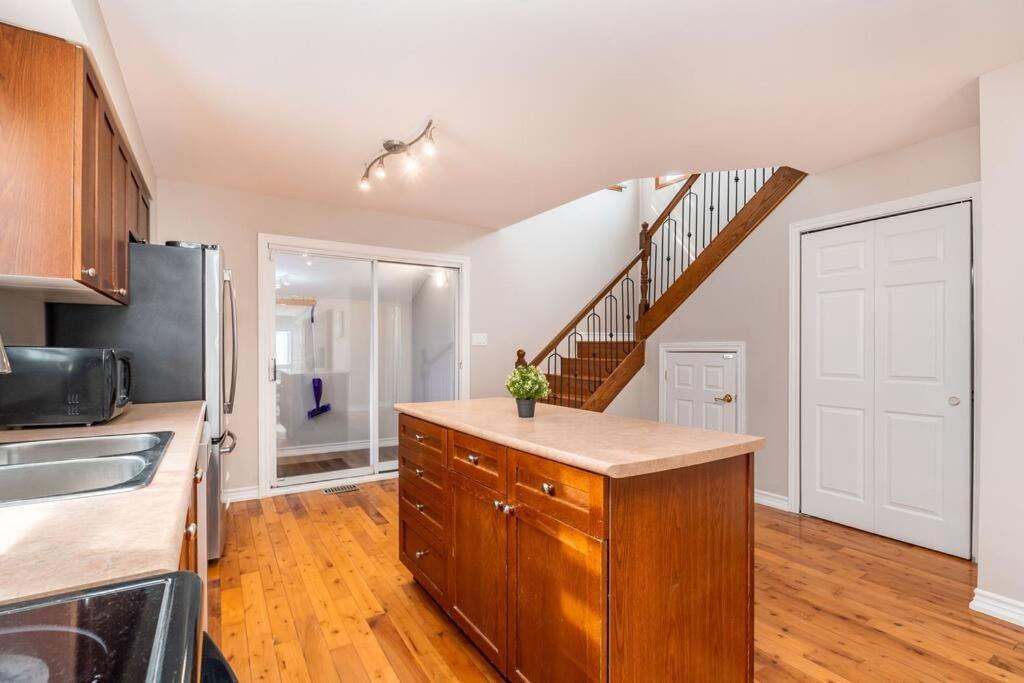 Cottage right across Lake Simcoe in Innisfil