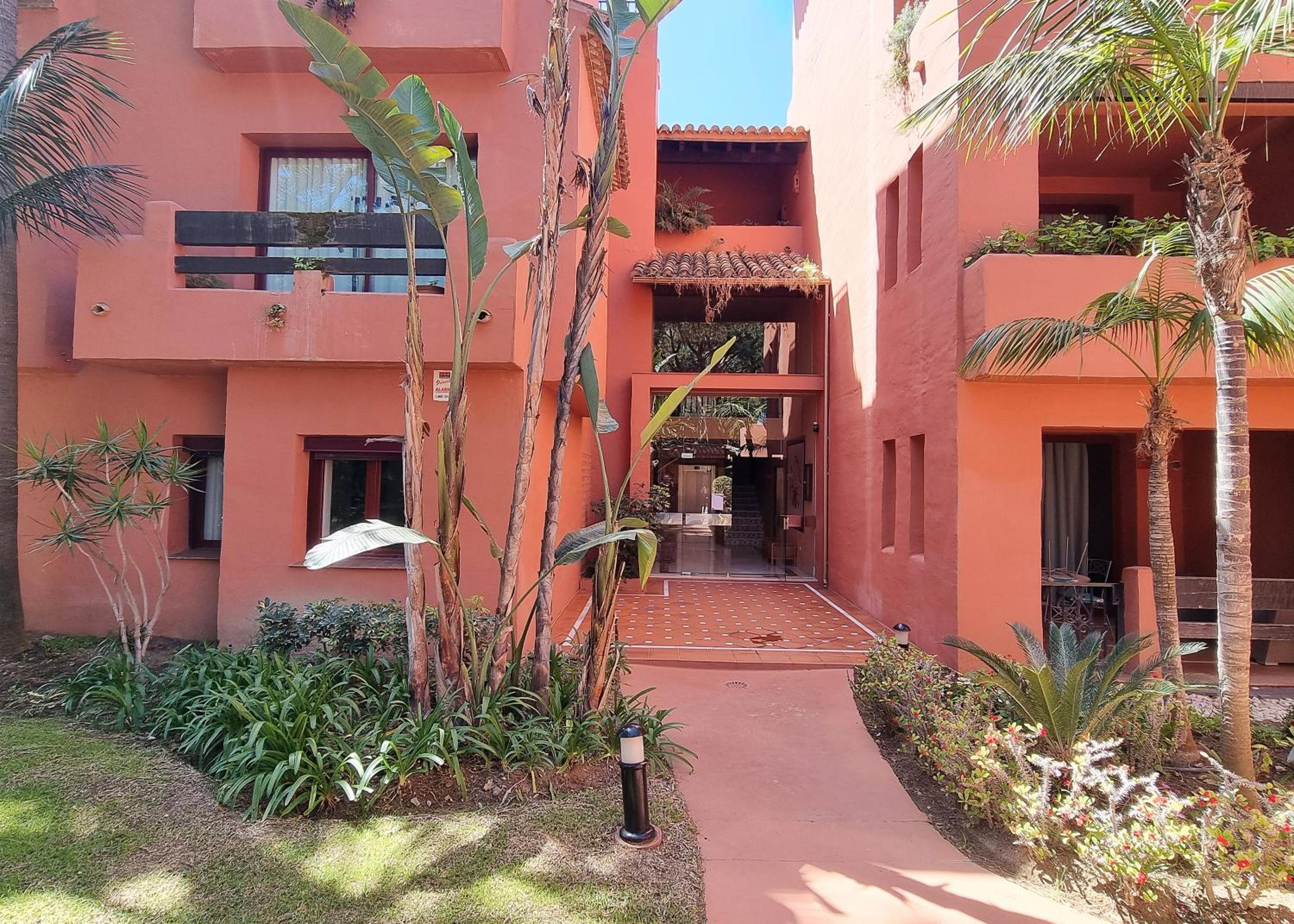 Jardines de Don Carlos Apartment