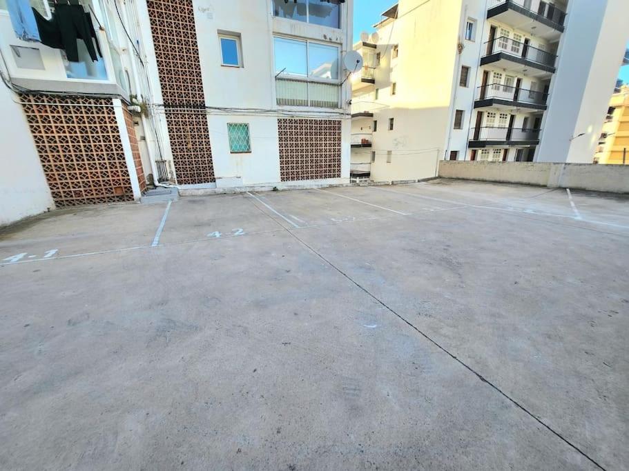 Large apartment in front of the beach! WithParking view 3