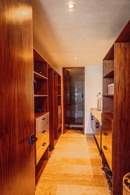 Luxury Ocean Front Apartment view 4