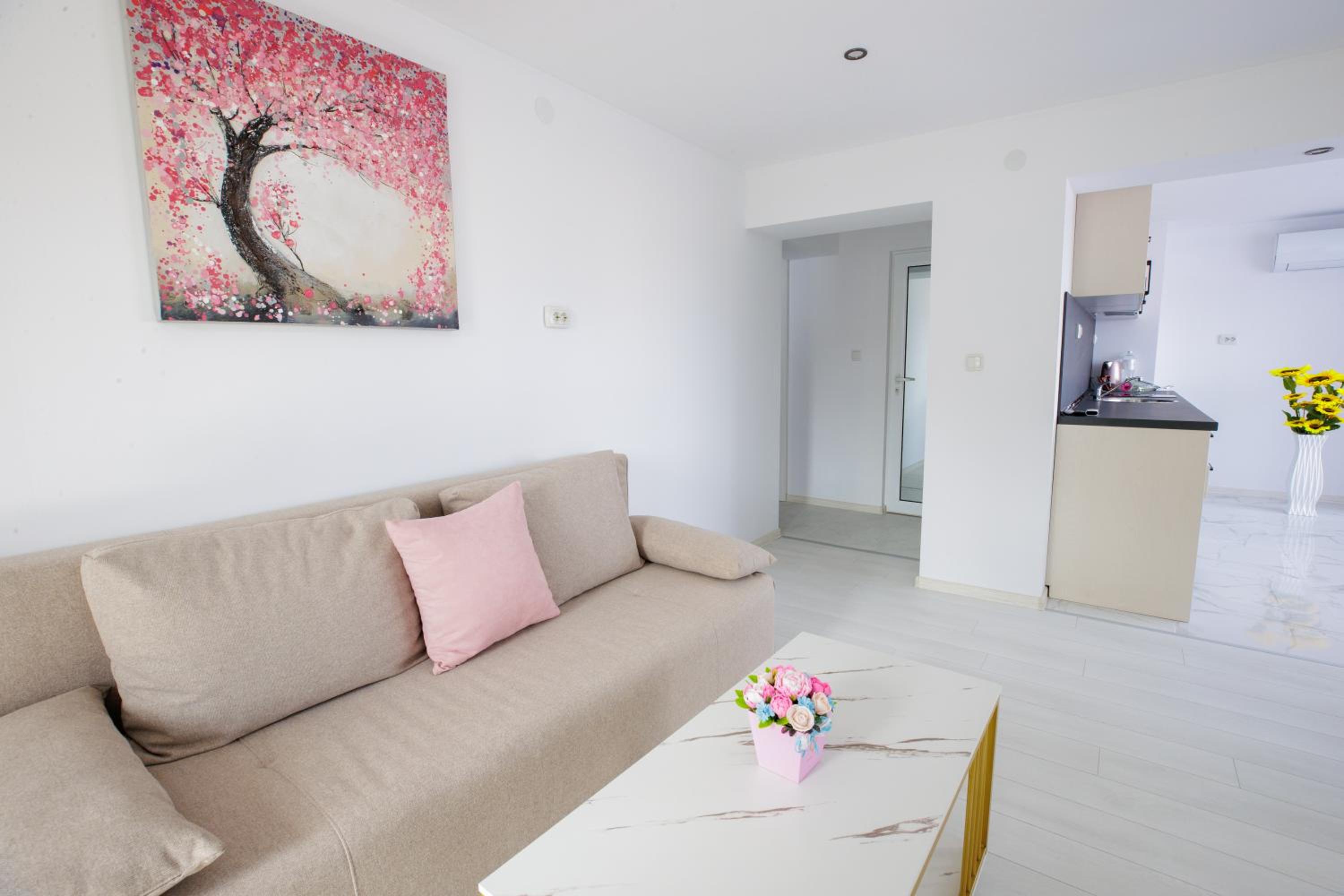 WhiteBoxApartment