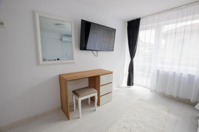 WhiteBoxApartment