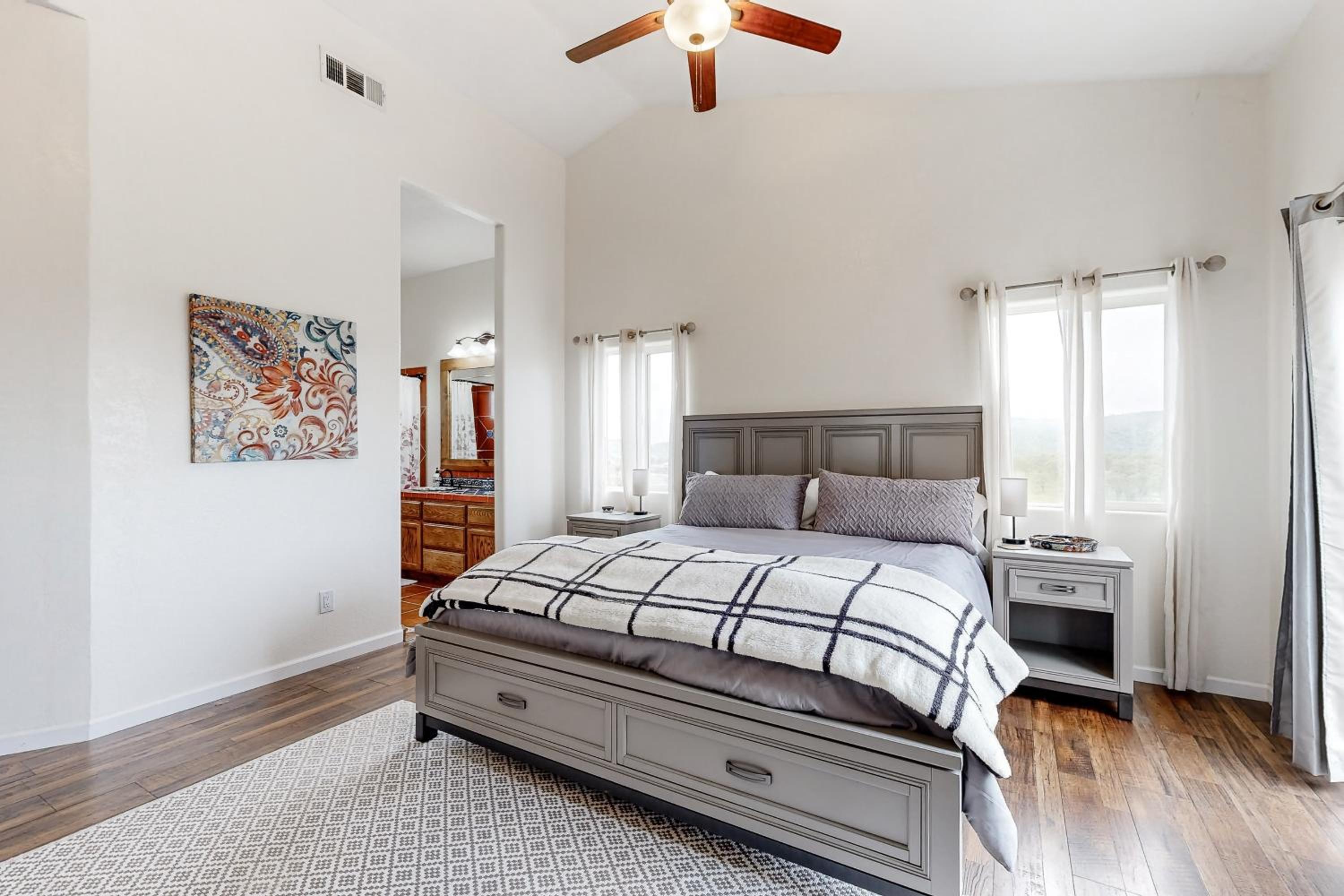 3BR Updated Mtn-View Home with Hot Tub and Fireplace