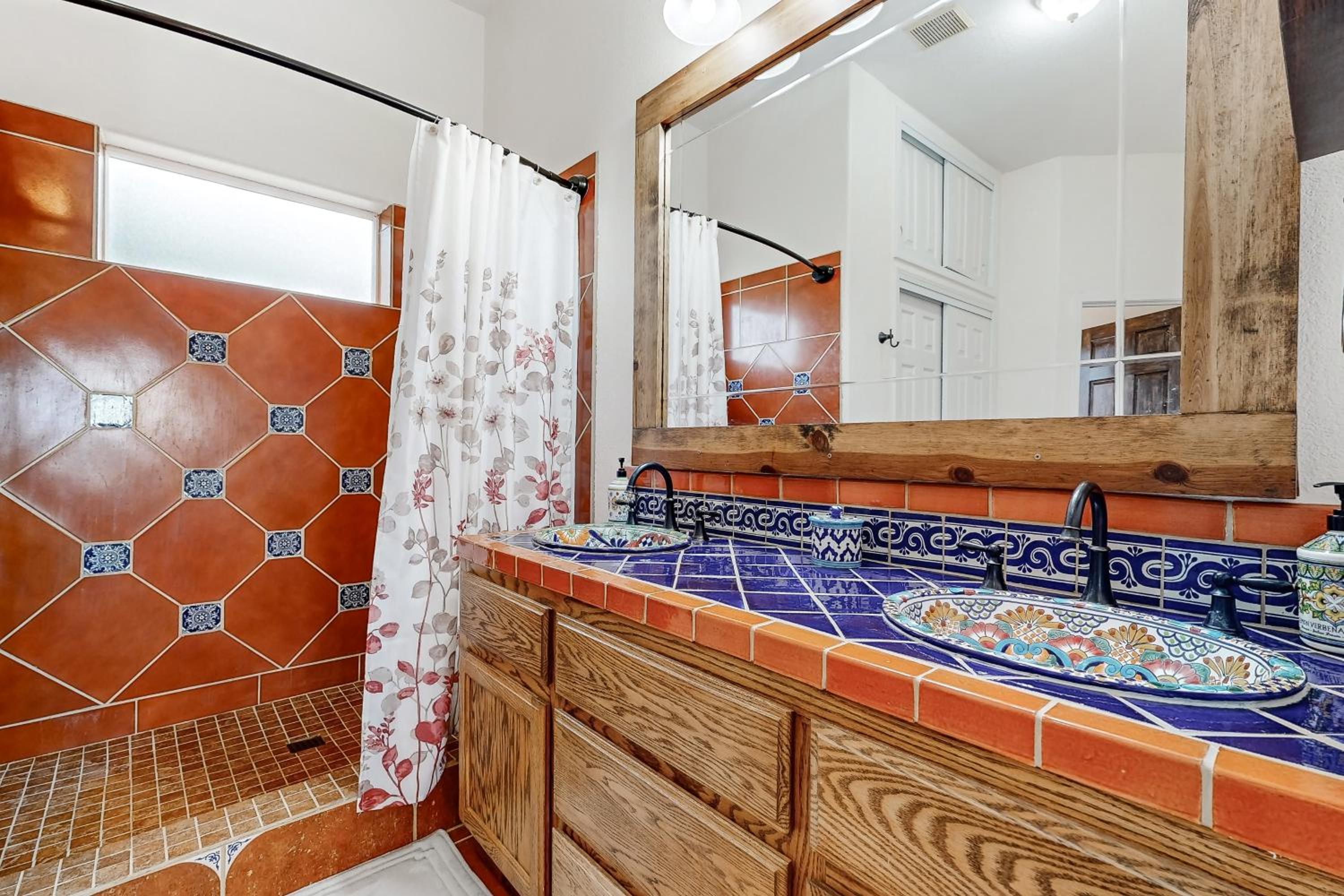 3BR Updated Mtn-View Home with Hot Tub and Fireplace