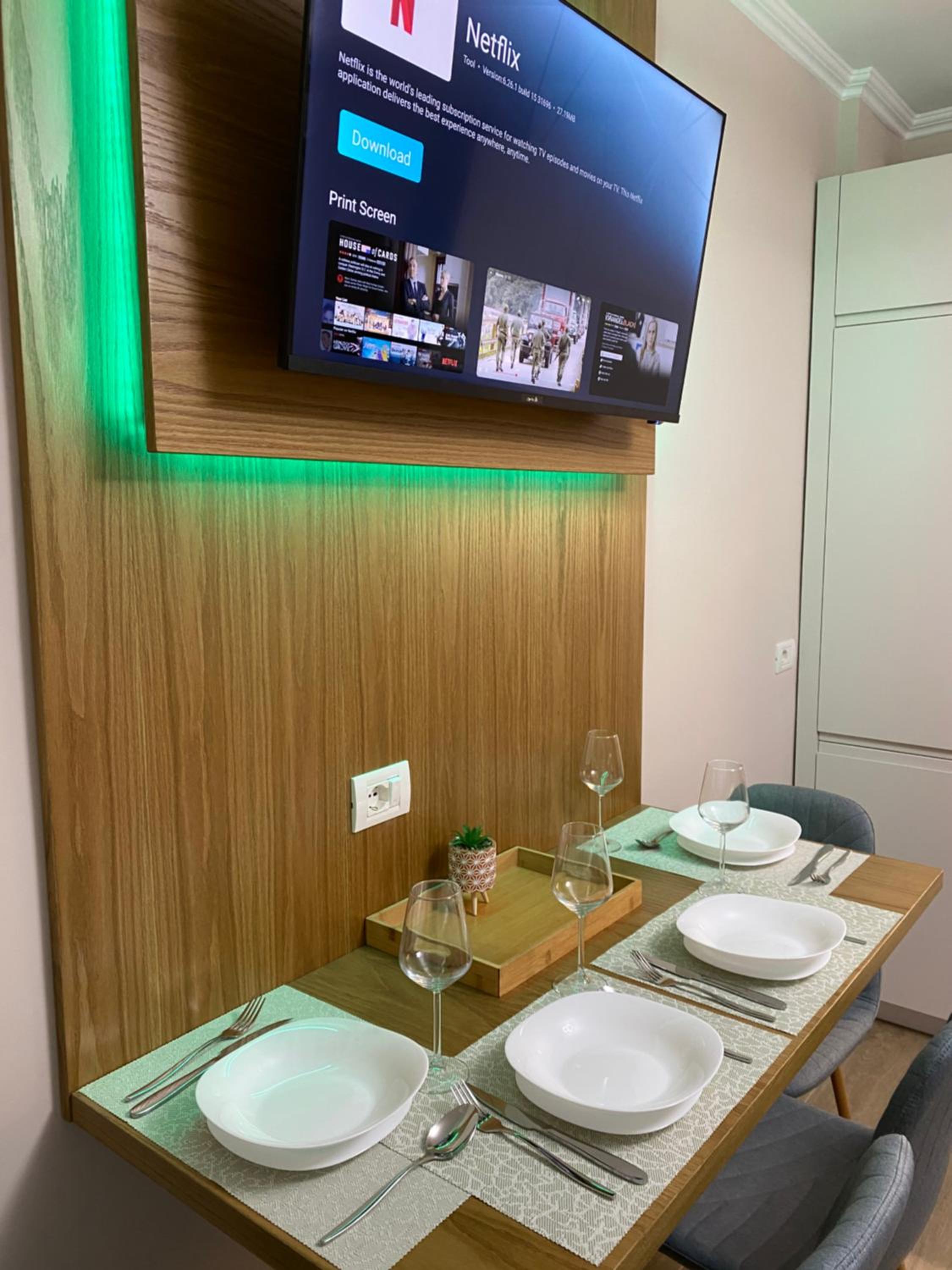 En's Beach Apartment (Two Steps From The Sea) Luxury Apartment in Mali i Robit, GOLEM