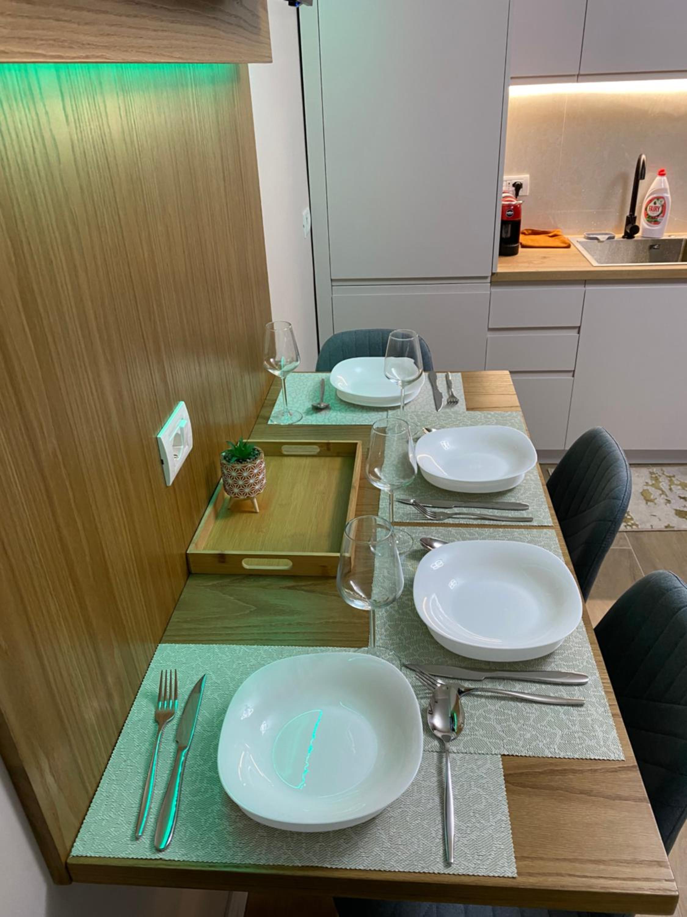 En's Beach Apartment (Two Steps From The Sea) Luxury Apartment in Mali i Robit, GOLEM