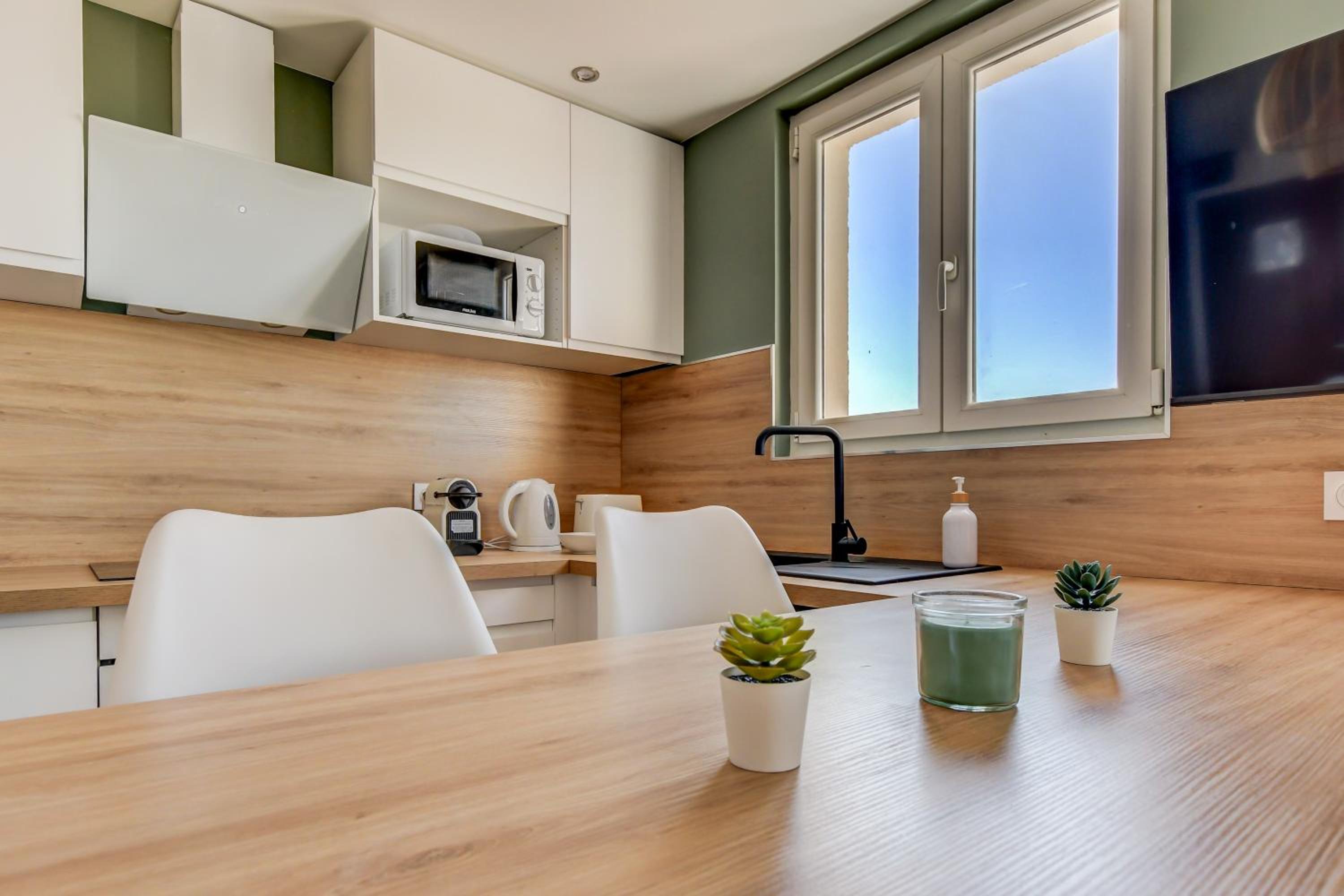 Sunset Duplex - Grand-Rond, Jardin des plantes, centre-ville, 2 BDRs 60m2, AC, Netflix - T3 60m2 avec clim