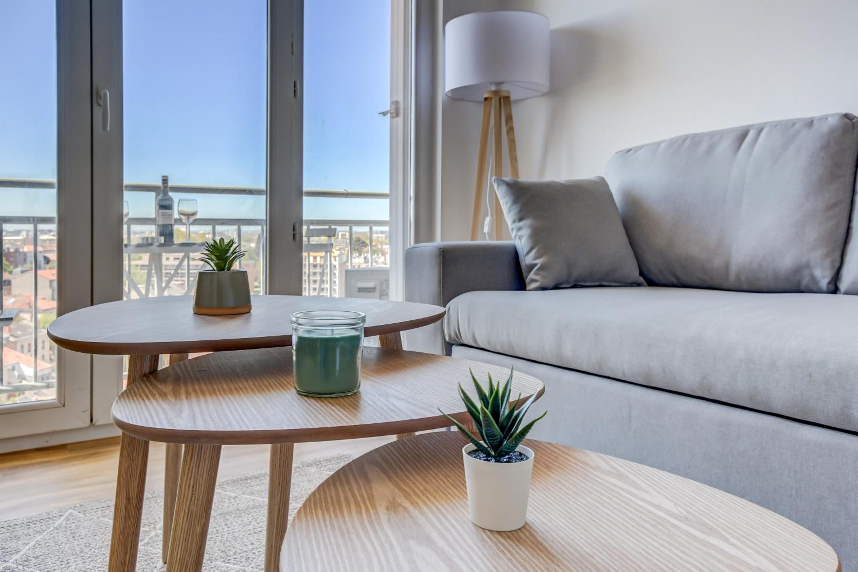 Sunset Duplex - Grand-Rond, Jardin des plantes, centre-ville, 2 BDRs 60m2, AC, Netflix - T3 60m2 avec clim