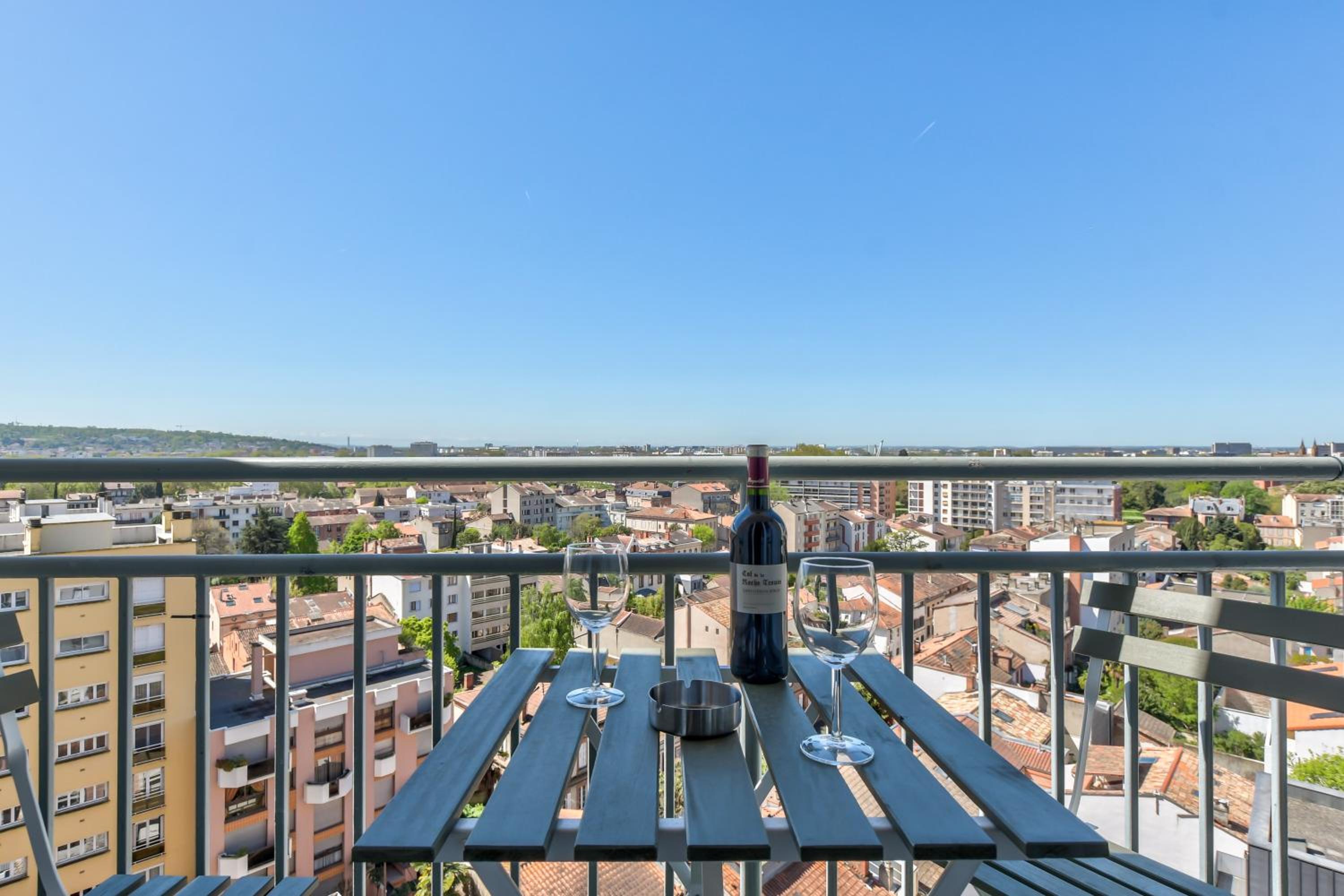 Sunset Duplex - Grand-Rond, Jardin des plantes, centre-ville, 2 BDRs 60m2, AC, Netflix - T3 60m2 avec clim
