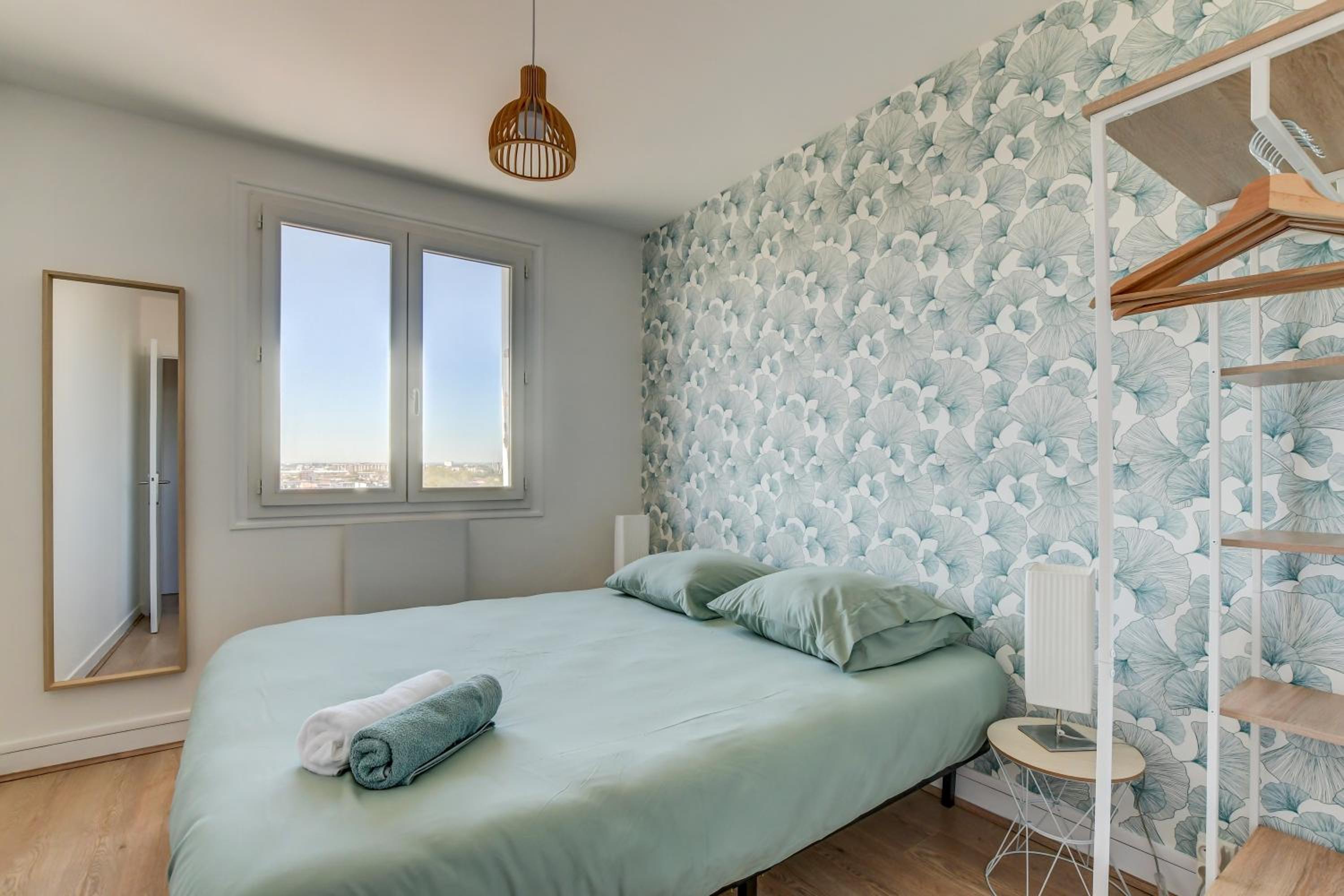 Sunset Duplex - Grand-Rond, Jardin des plantes, centre-ville, 2 BDRs 60m2, AC, Netflix - T3 60m2 avec clim