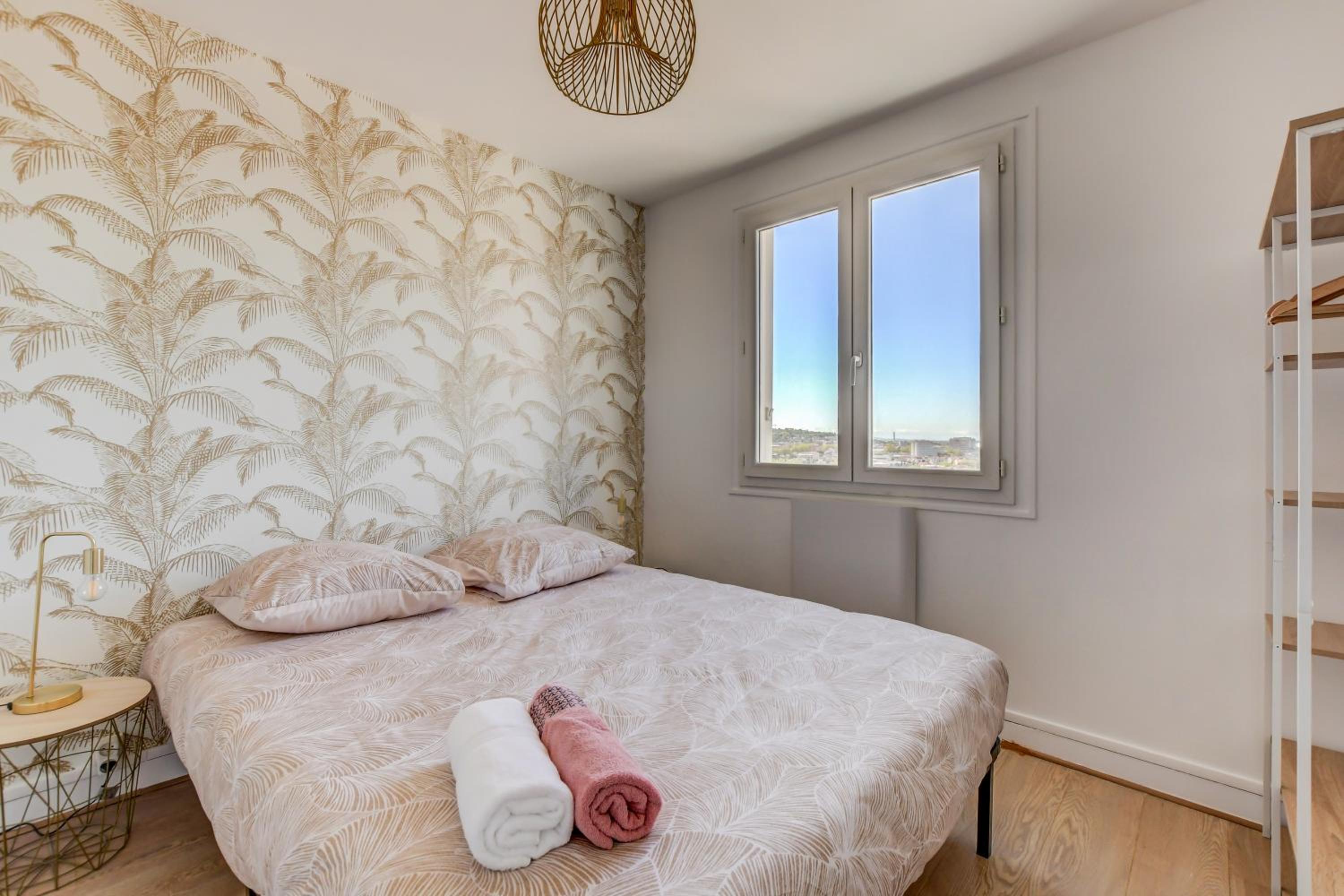 Sunset Duplex - Grand-Rond, Jardin des plantes, centre-ville, 2 BDRs 60m2, AC, Netflix - T3 60m2 avec clim