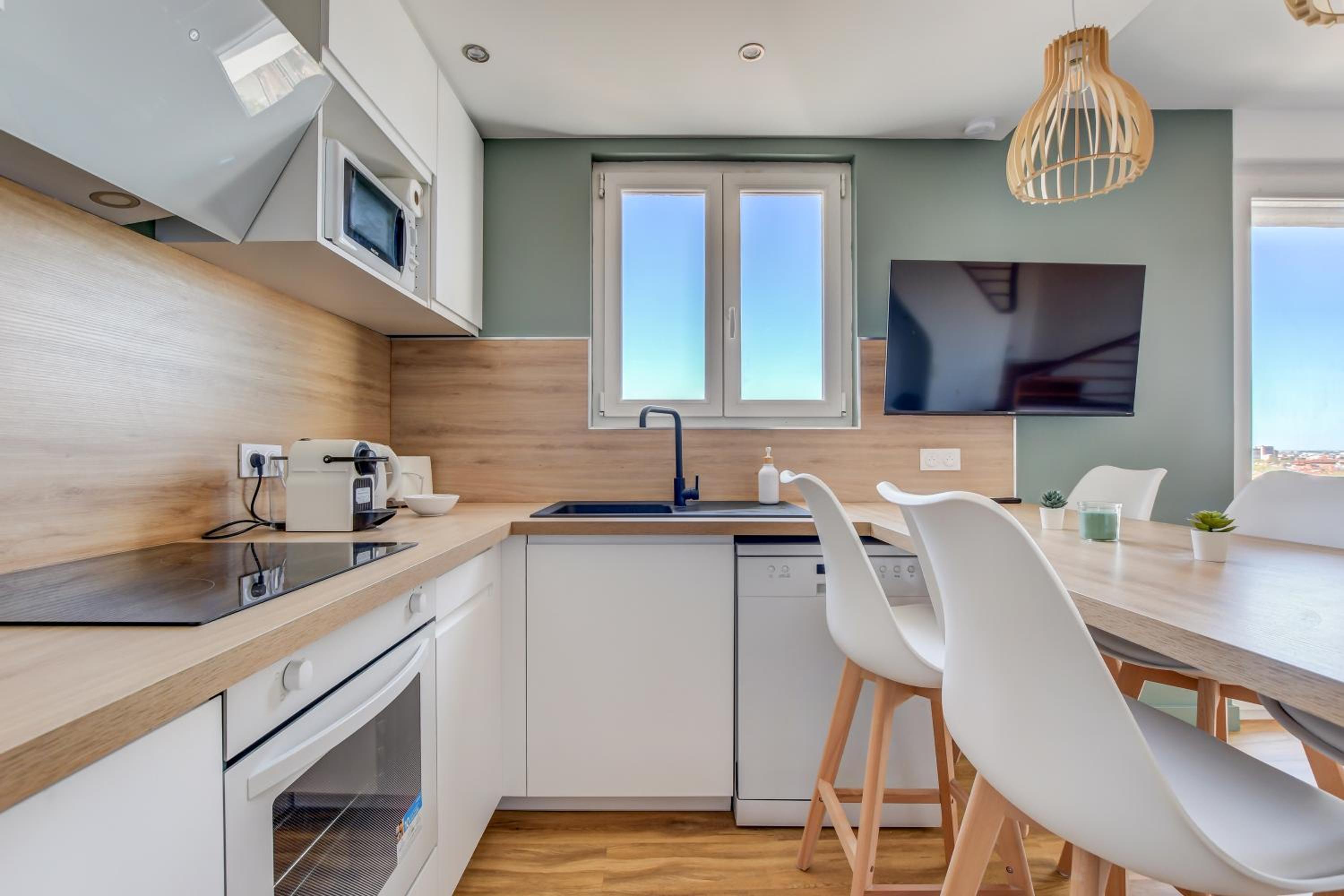 Sunset Duplex - Grand-Rond, Jardin des plantes, centre-ville, 2 BDRs 60m2, AC, Netflix - T3 60m2 avec clim