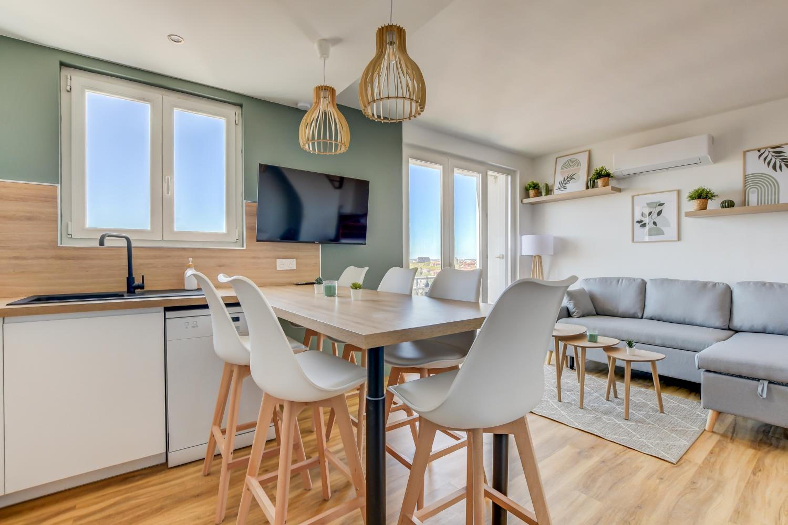 Sunset Duplex - Grand-Rond, Jardin des plantes, centre-ville, 2 BDRs 60m2, AC, Netflix - T3 60m2 avec clim