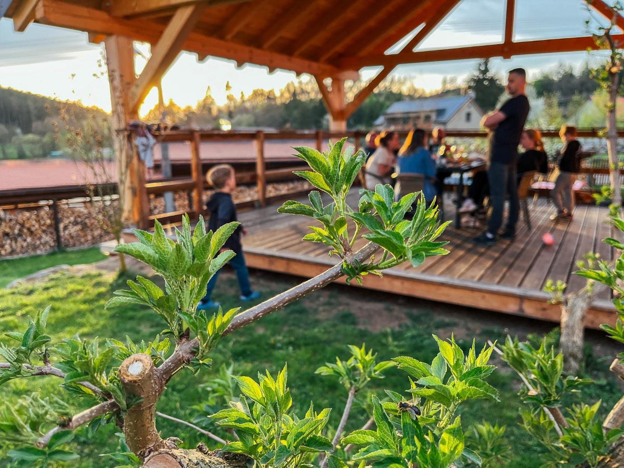 Stylová Lodge s vlastním koupáním & pergolou