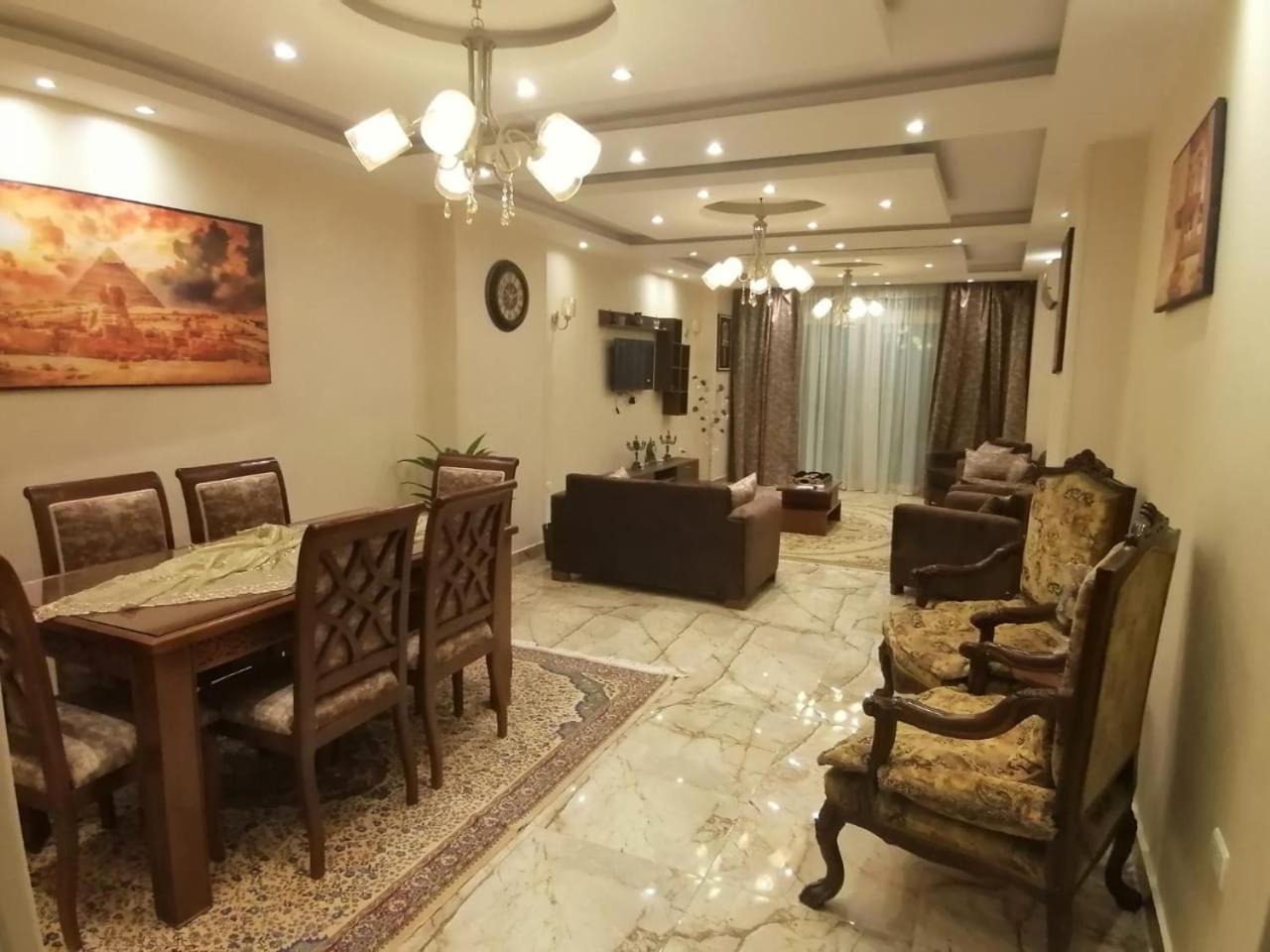 Meret Palace