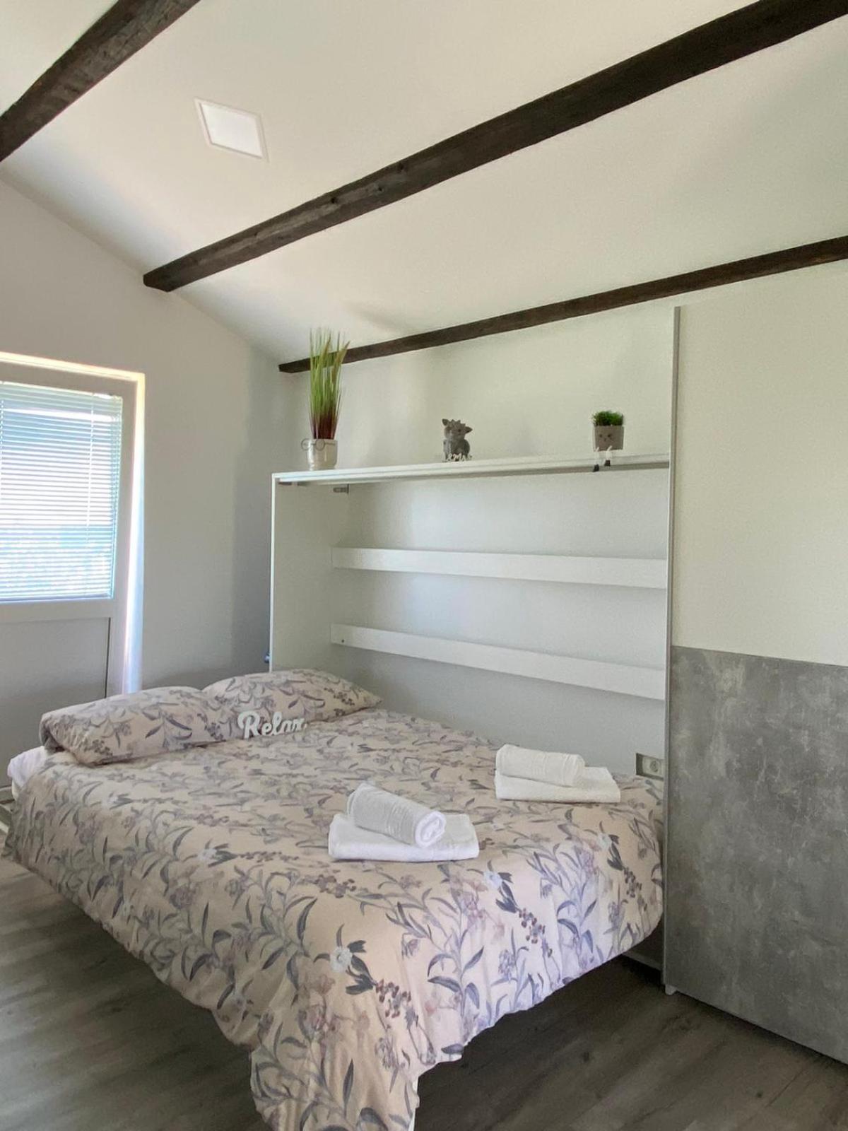 Apartma Vista Baredi