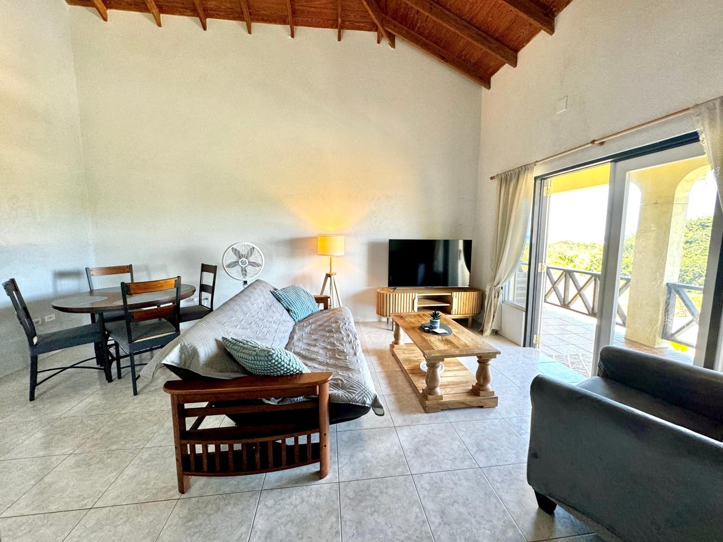 Lailamar Villa, Ocean View, AC & Pool - Entire Villa