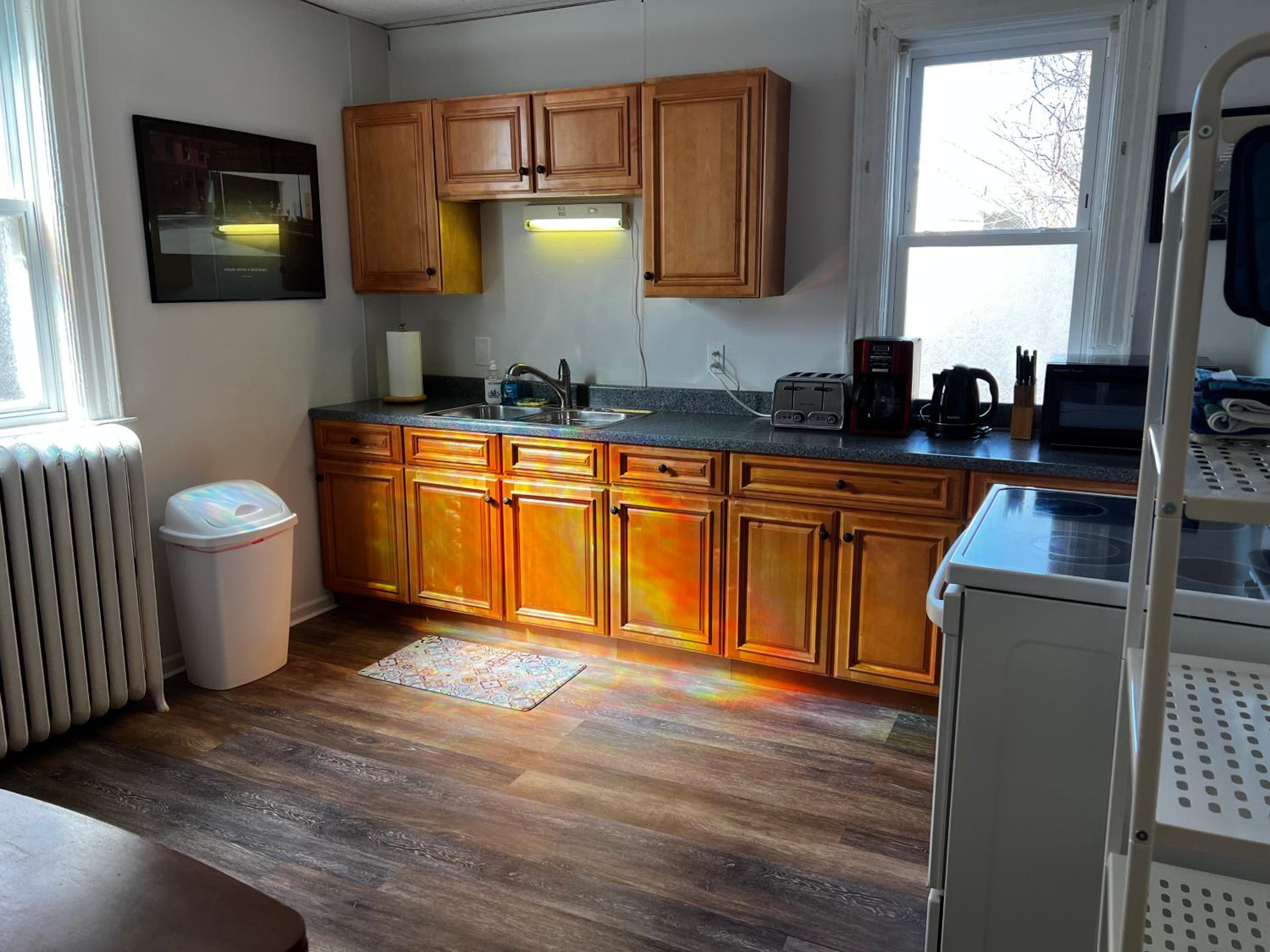 Great Gorge Guesthouse - Walk to the Falls, the Casino and all Downtown Restaurants - Across from the Aquarium view 3