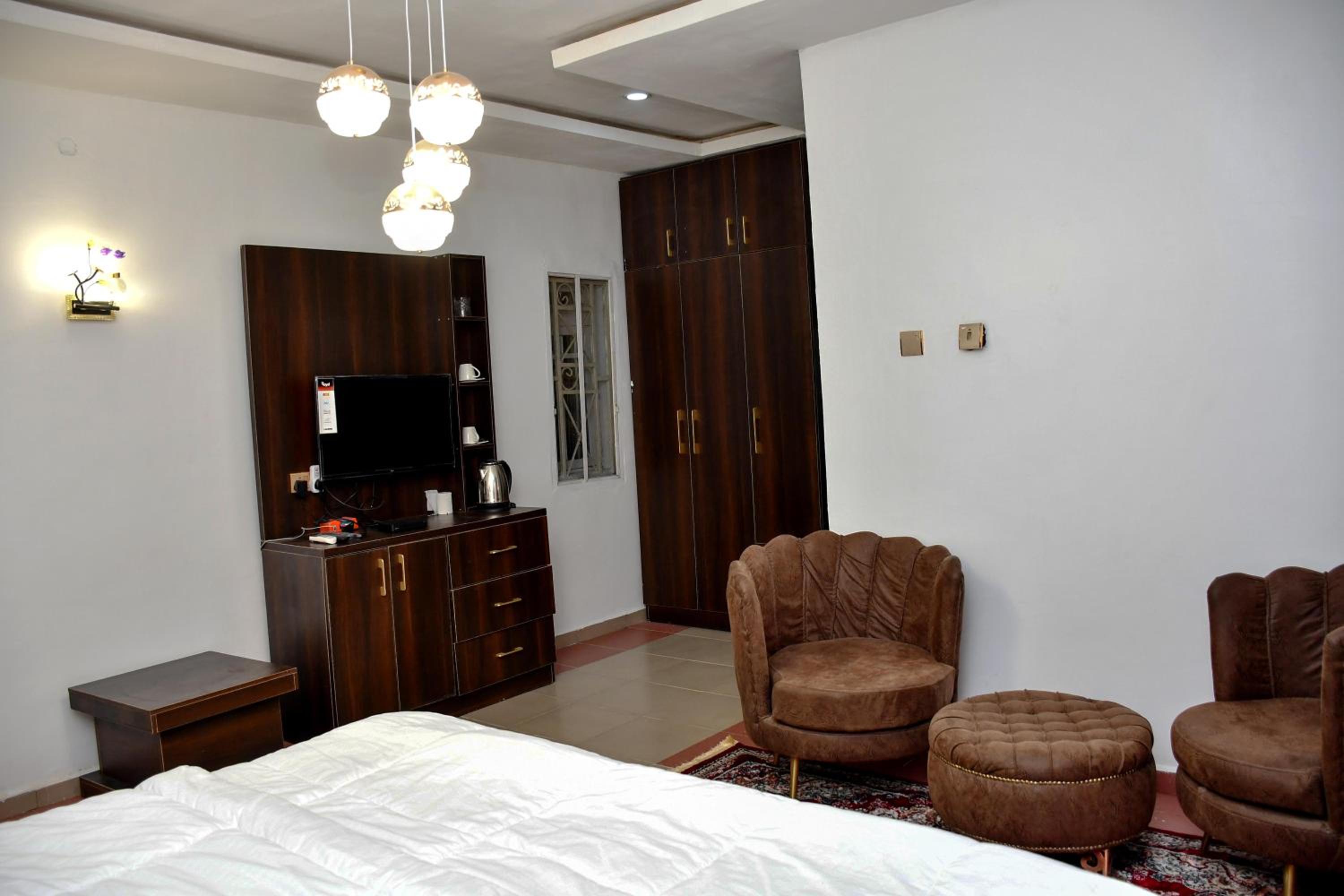 Photo 9
