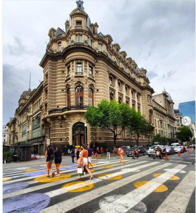 A cuadras del Obelisco y metros de Galerías Pacífico