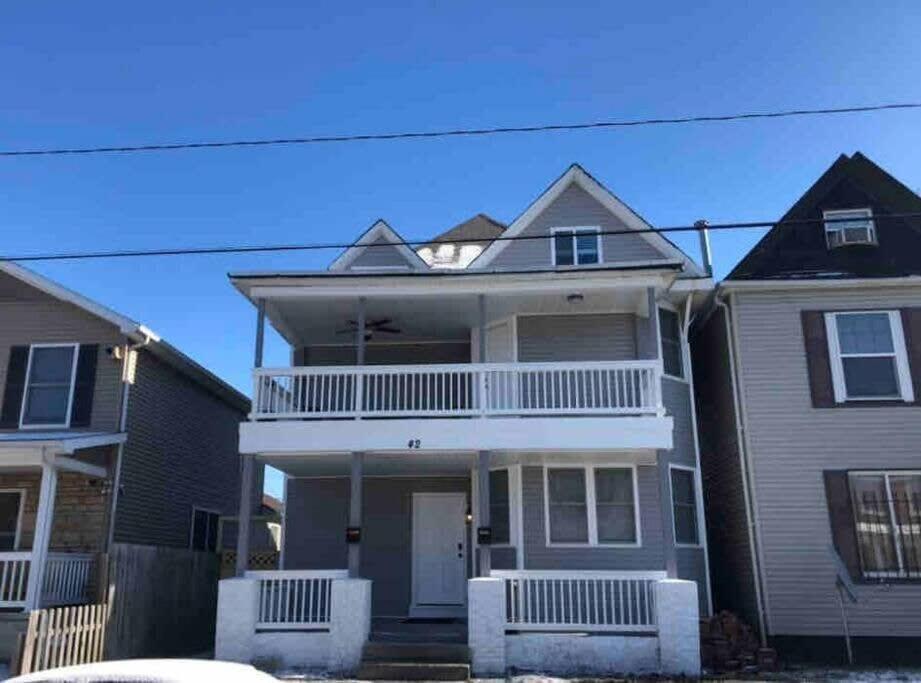 Housepitality - Franklinton Farmhouse- 4 Bedrooms view 2