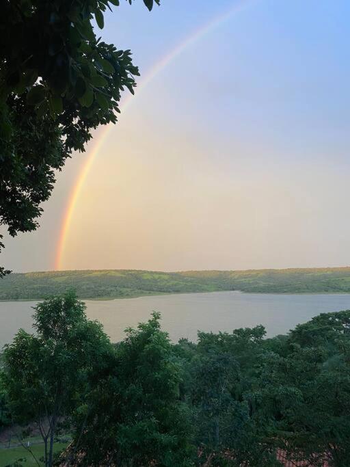 Rancho Divino Espírito Santo- Beira Lago Corumbá IV