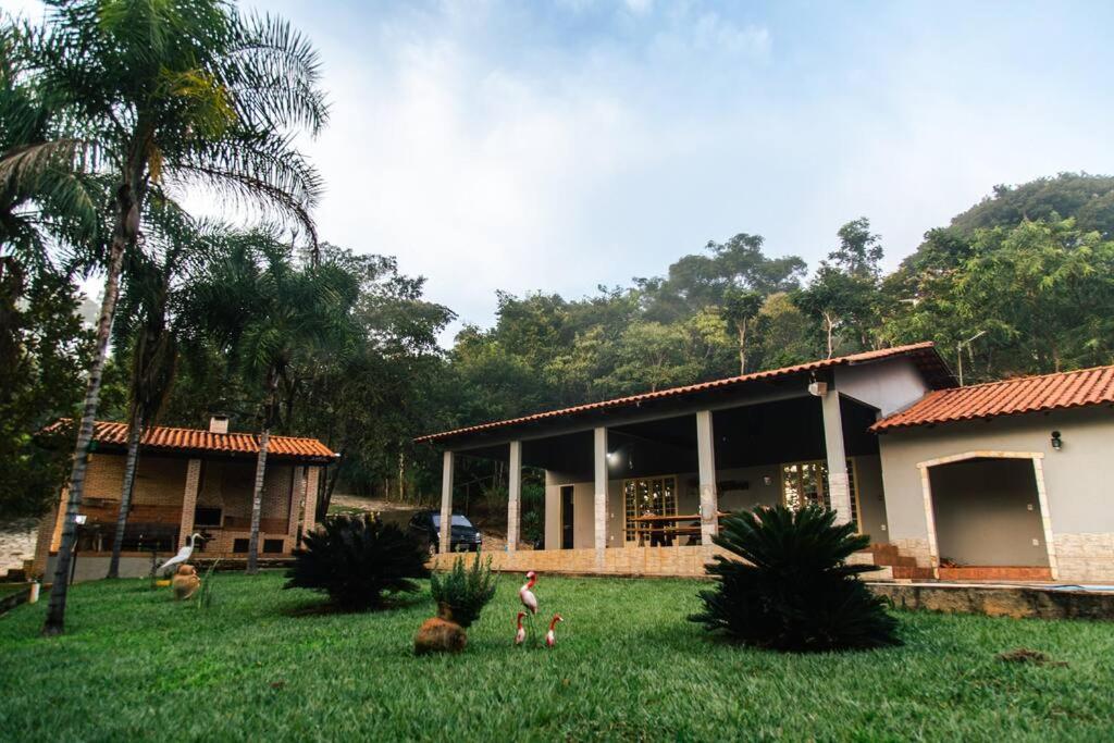 Rancho Divino Espírito Santo- Beira Lago Corumbá IV