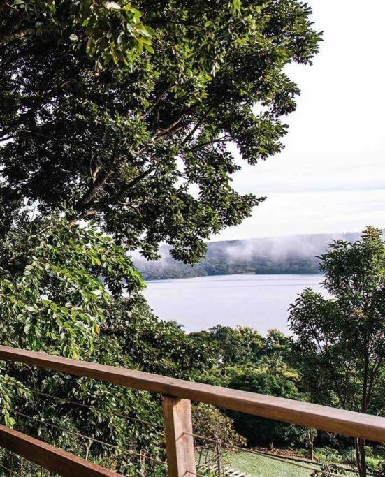 Rancho Divino Espírito Santo- Beira Lago Corumbá IV