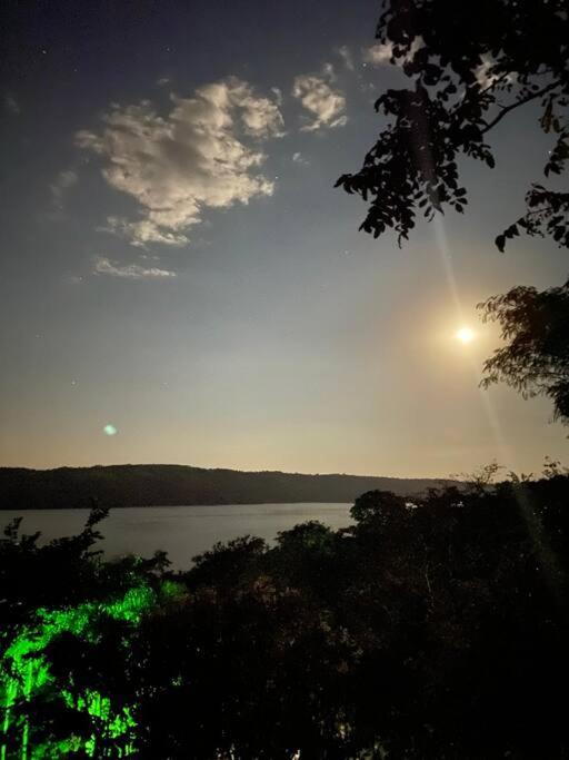 Rancho Divino Espírito Santo- Beira Lago Corumbá IV