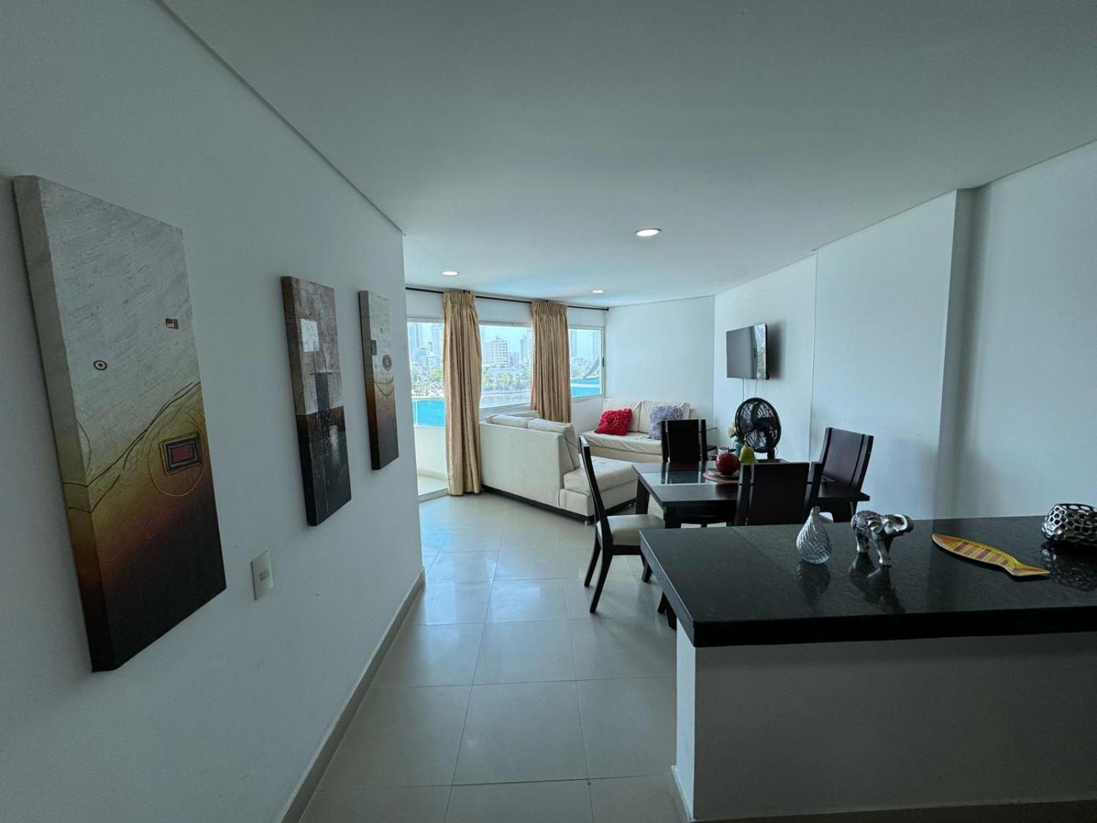 Apartamento en Laguito Ed Torres del Lago 604 ICDI