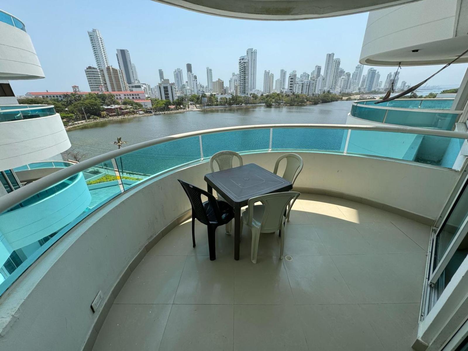 Apartamento en Laguito Ed Torres del Lago 604 ICDI