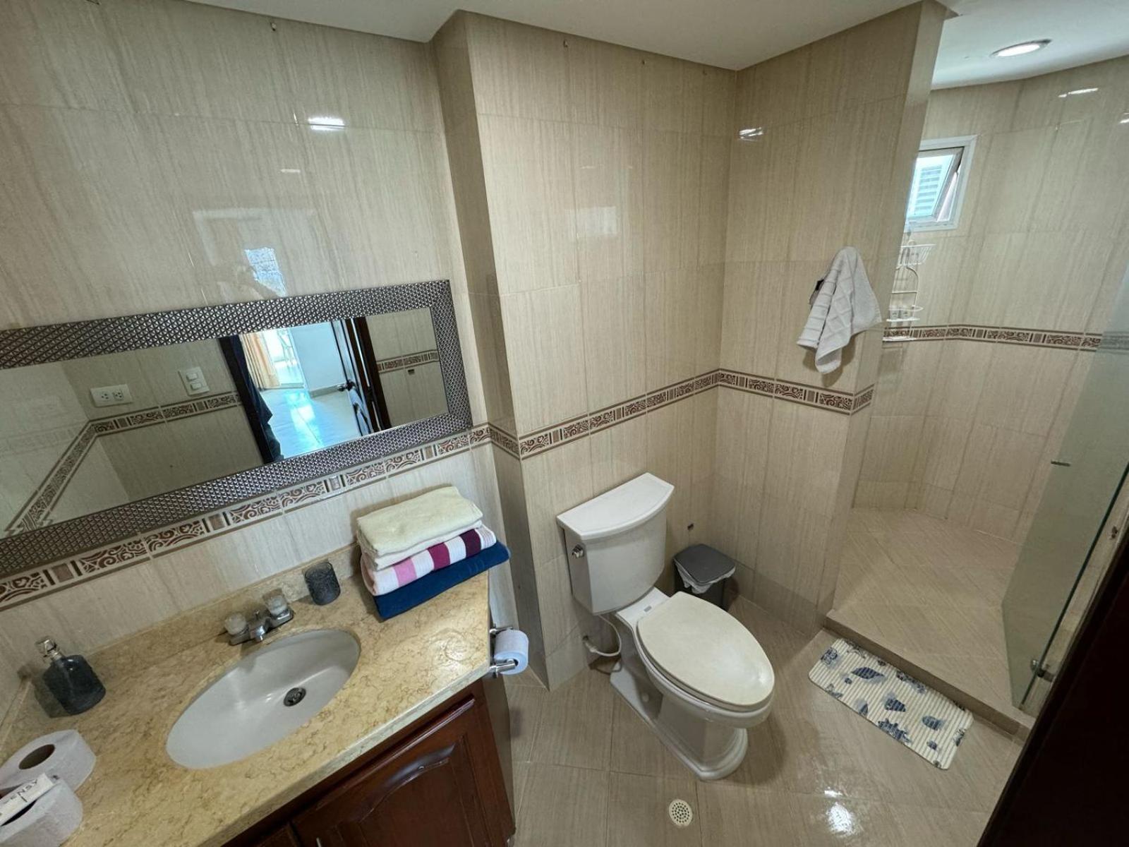 Apartamento en Laguito Ed Torres del Lago 604 ICDI