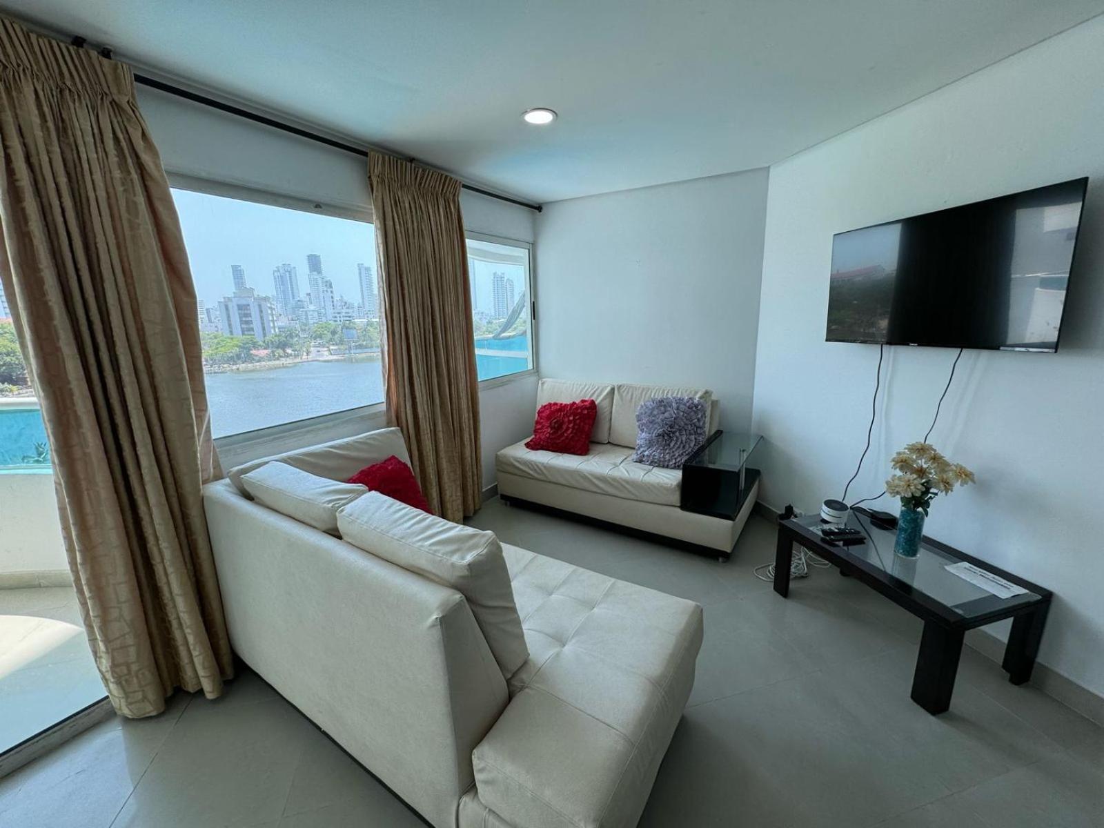 Apartamento en Laguito Ed Torres del Lago 604 ICDI