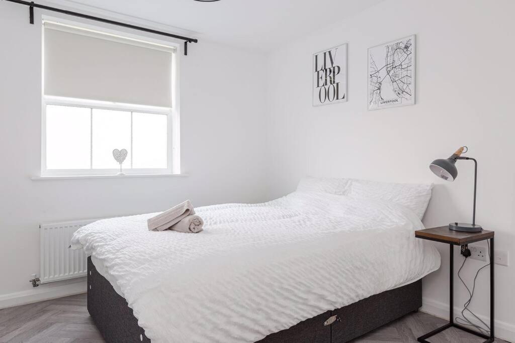 Stylish 2 bed flat/Liverpool city/Free parking view 4