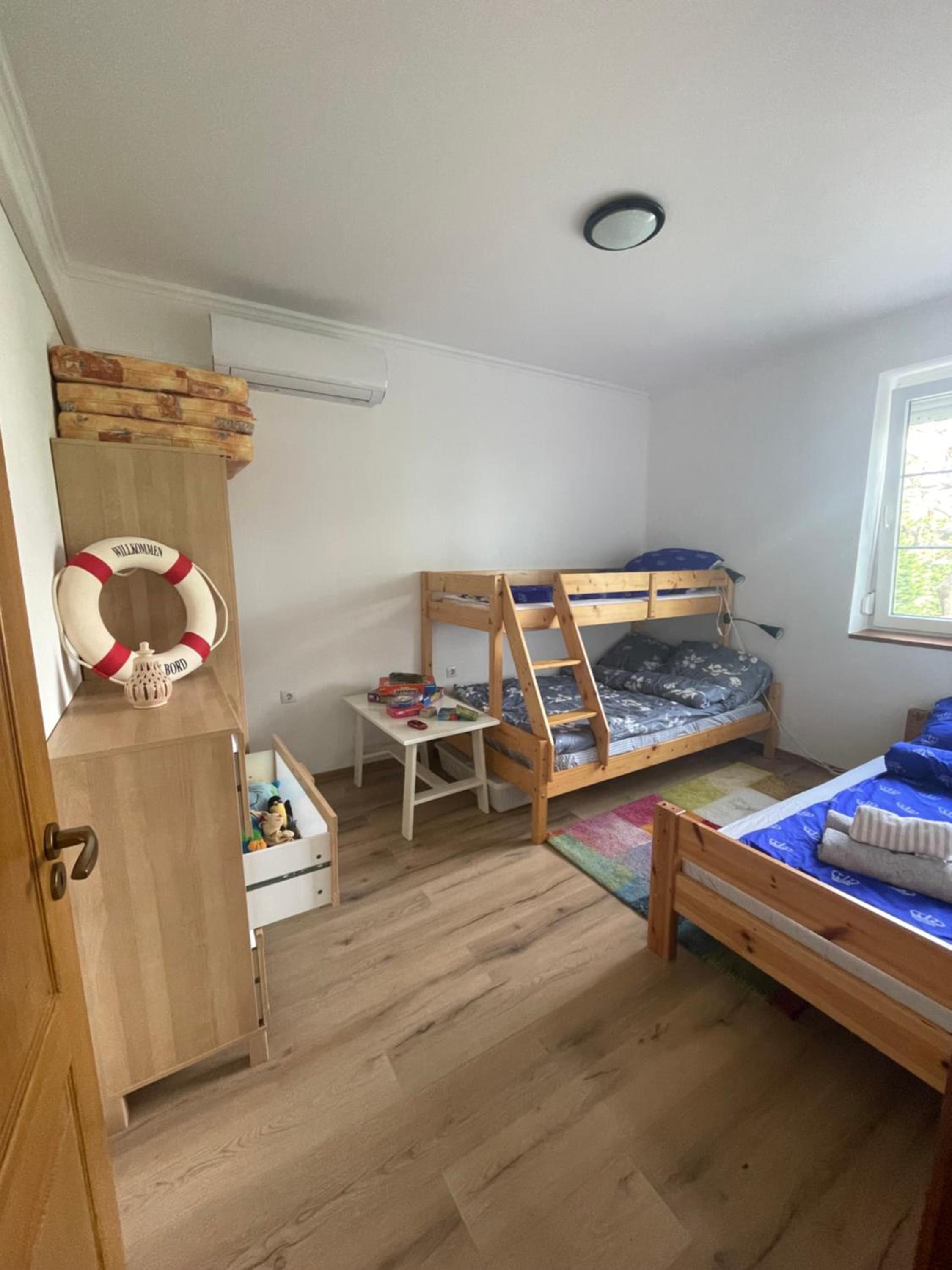 Panorámás felújított nyaraló Ábrahámhegyen