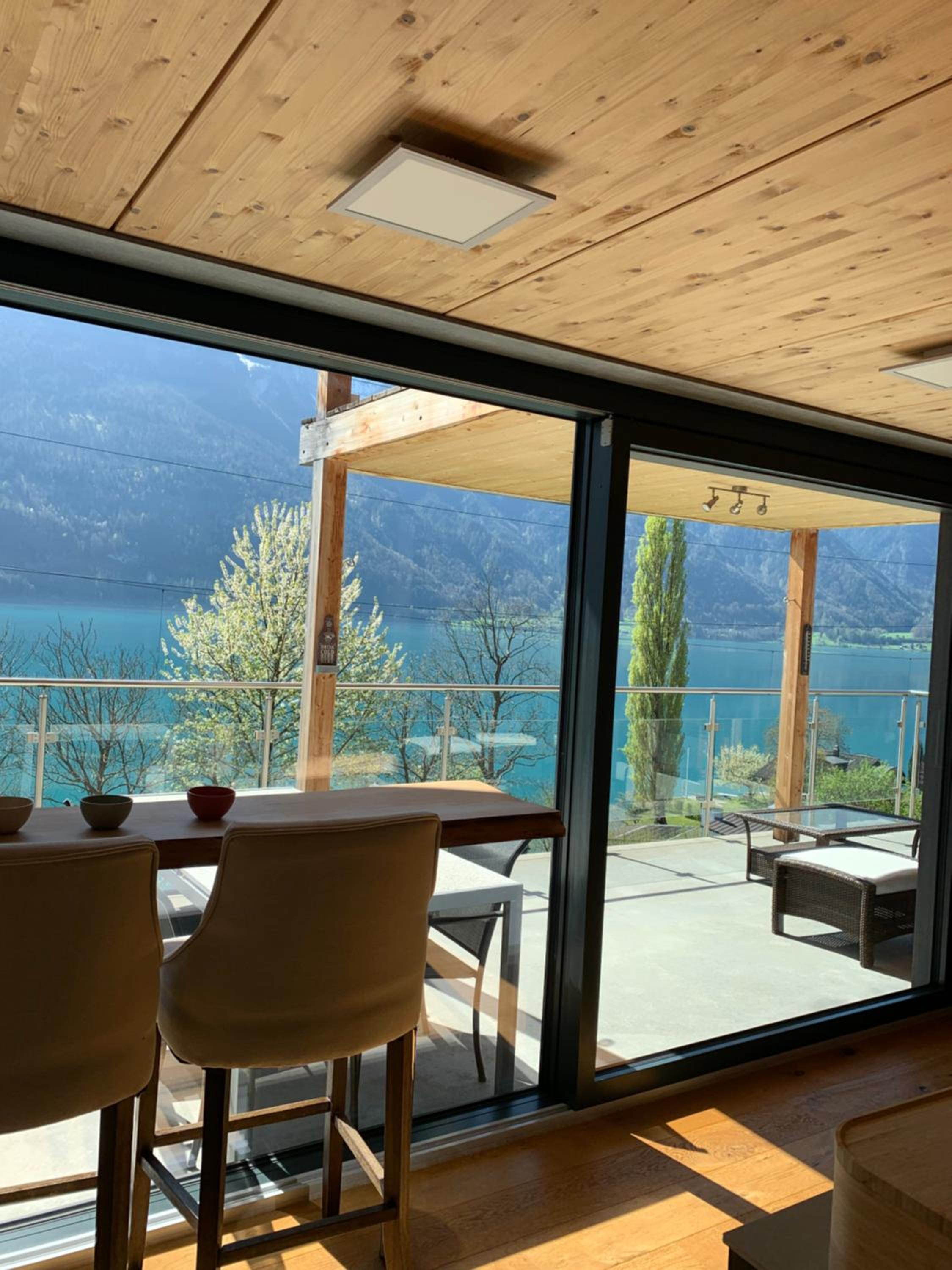Lina - Lakeview Living near Interlaken