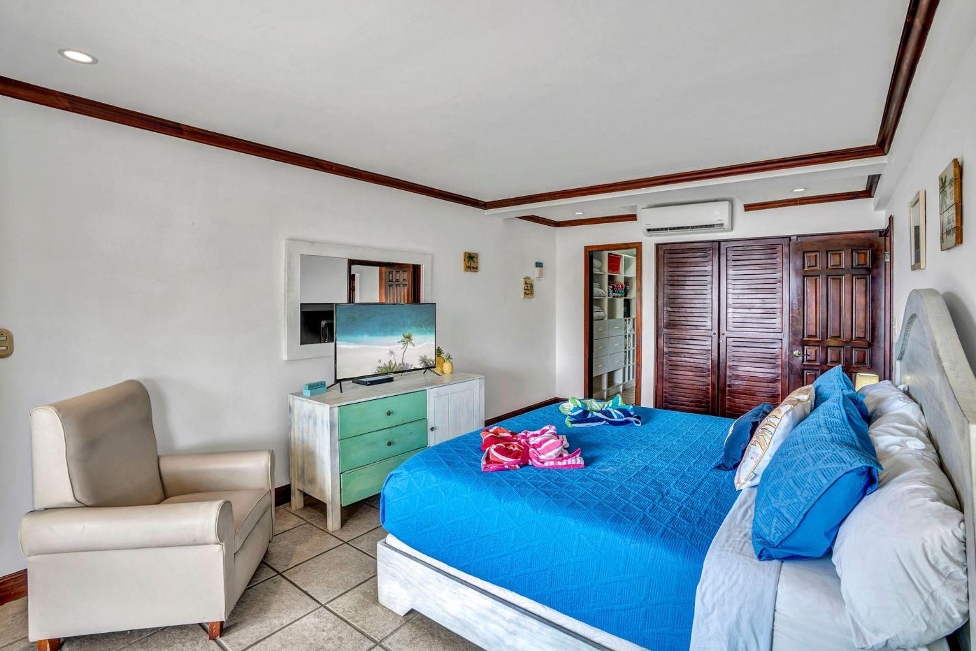 Newly remodeled unit in Flamingo with sweeping ocean views from big terrace