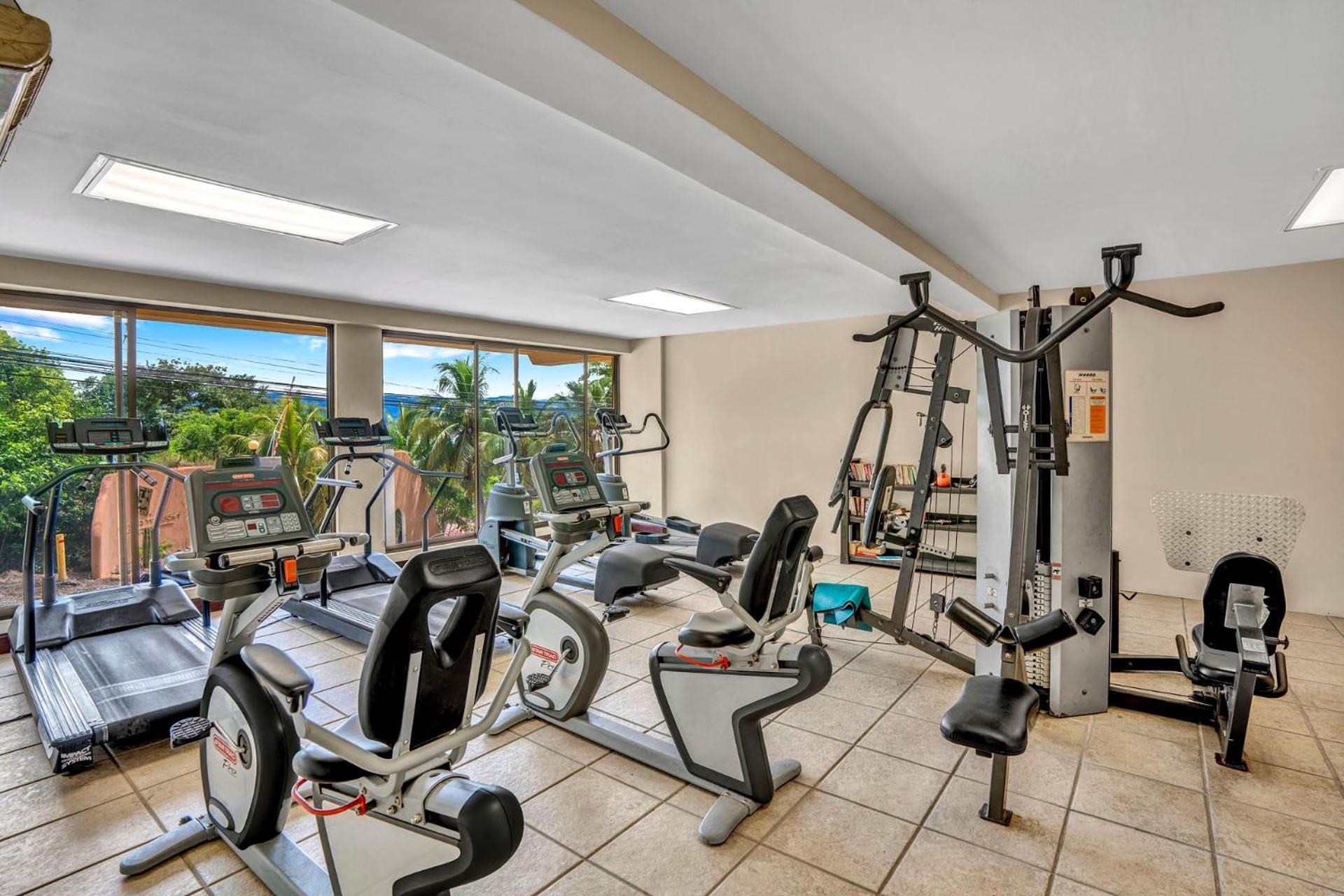 Newly remodeled unit in Flamingo with sweeping ocean views from big terrace
