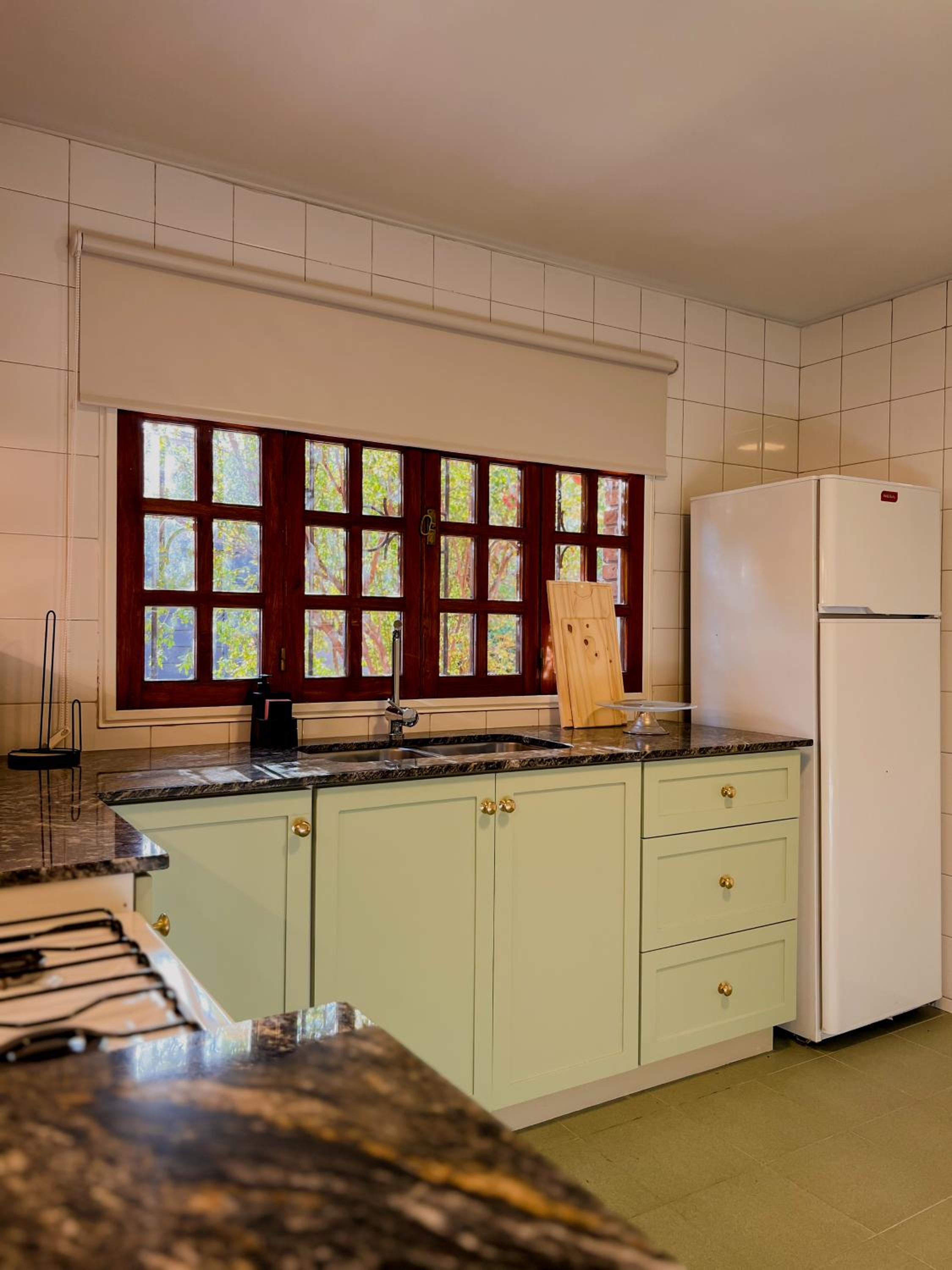 Casa con pileta, jardín y quincho - Image 4