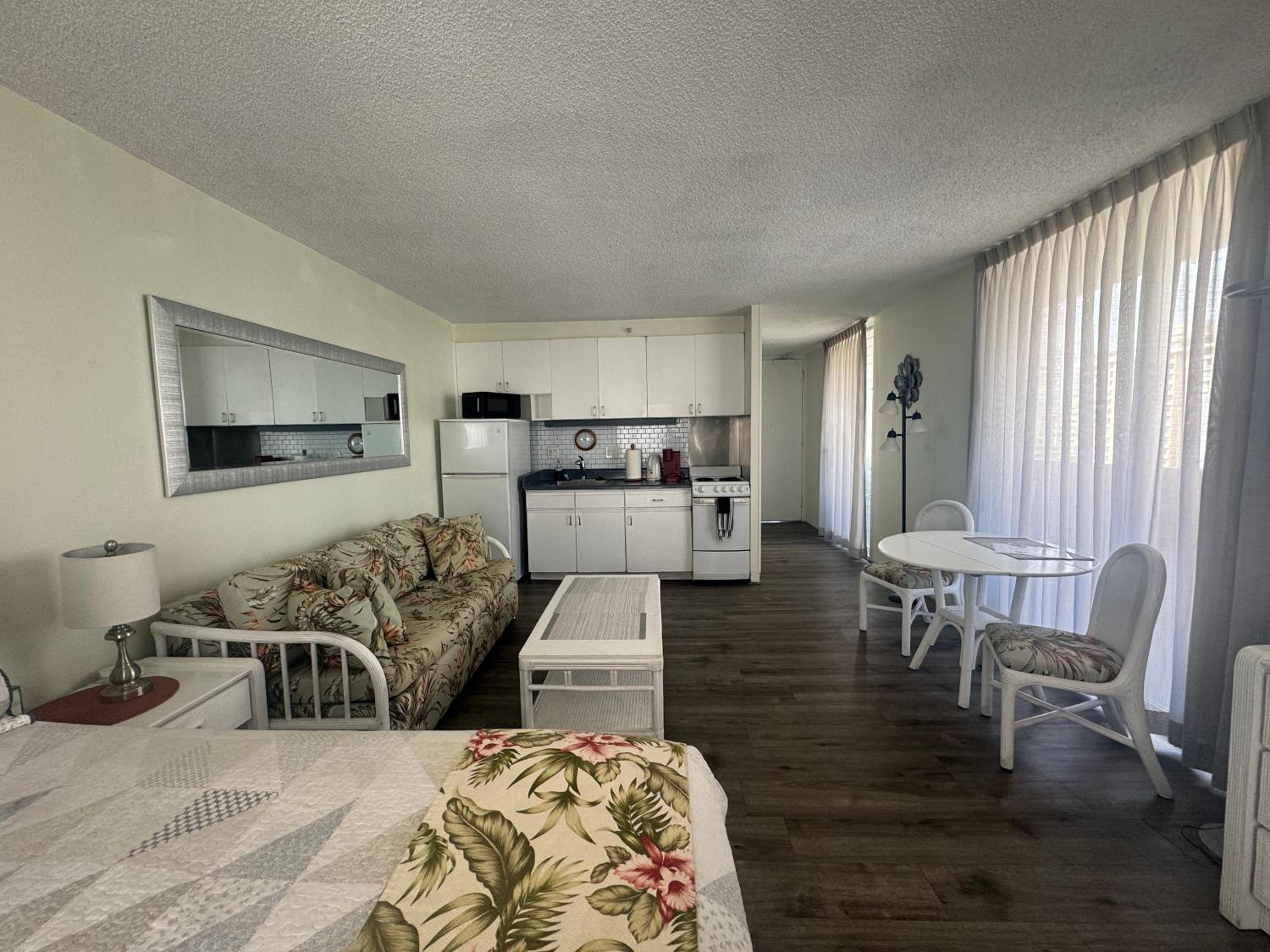 Tropical Studios at Marine Surf Waikiki - FREE PARKING - BEST LOCATION - FULL KITCHEN - SWIMMING POOL 照片第 208 張,共 263 張