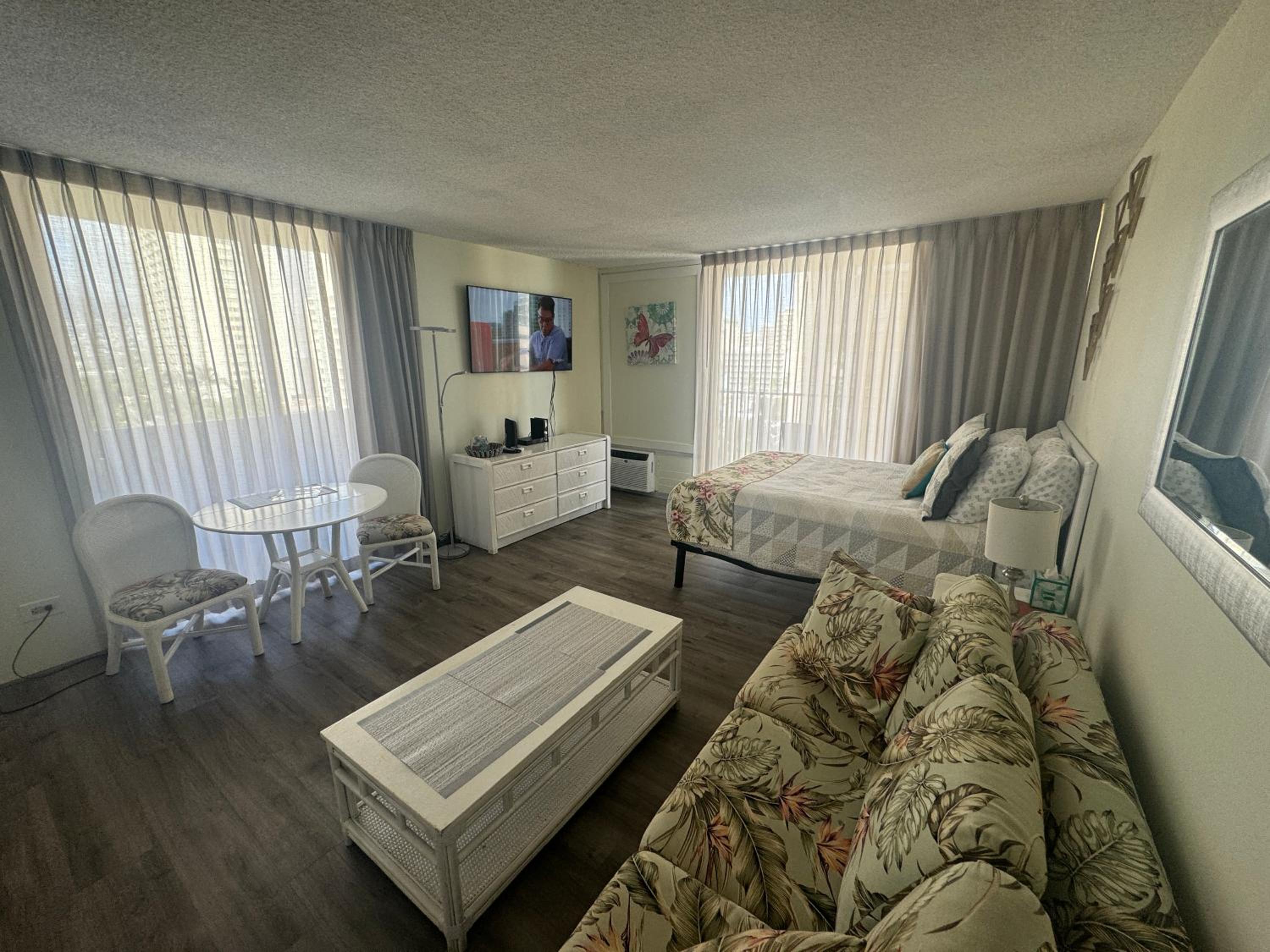Tropical Studios at Marine Surf Waikiki - FREE PARKING - BEST LOCATION - FULL KITCHEN - SWIMMING POOL 照片第 97 張,共 263 張