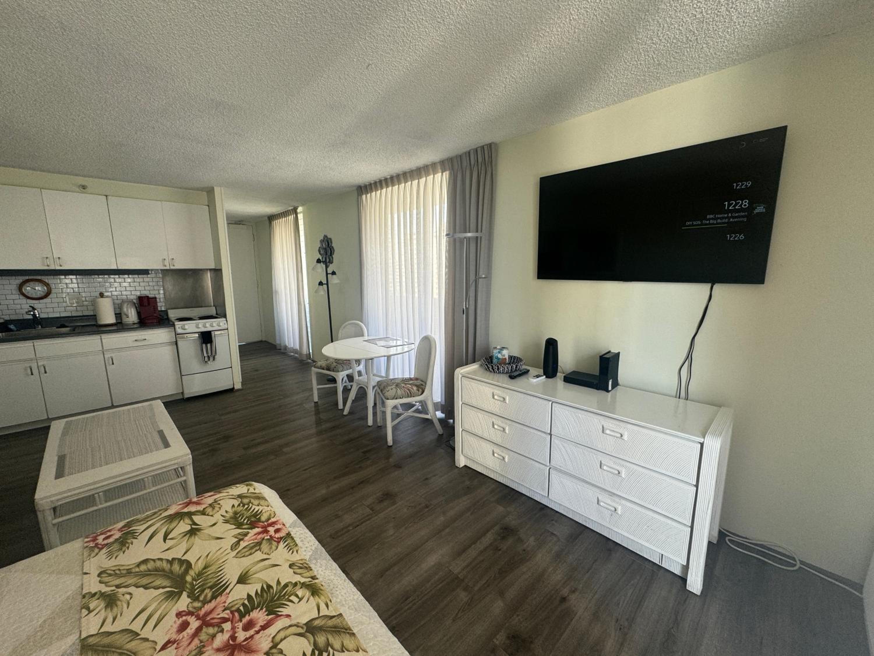 Tropical Studios at Marine Surf Waikiki - FREE PARKING - BEST LOCATION - FULL KITCHEN - SWIMMING POOL 照片第 59 張,共 263 張
