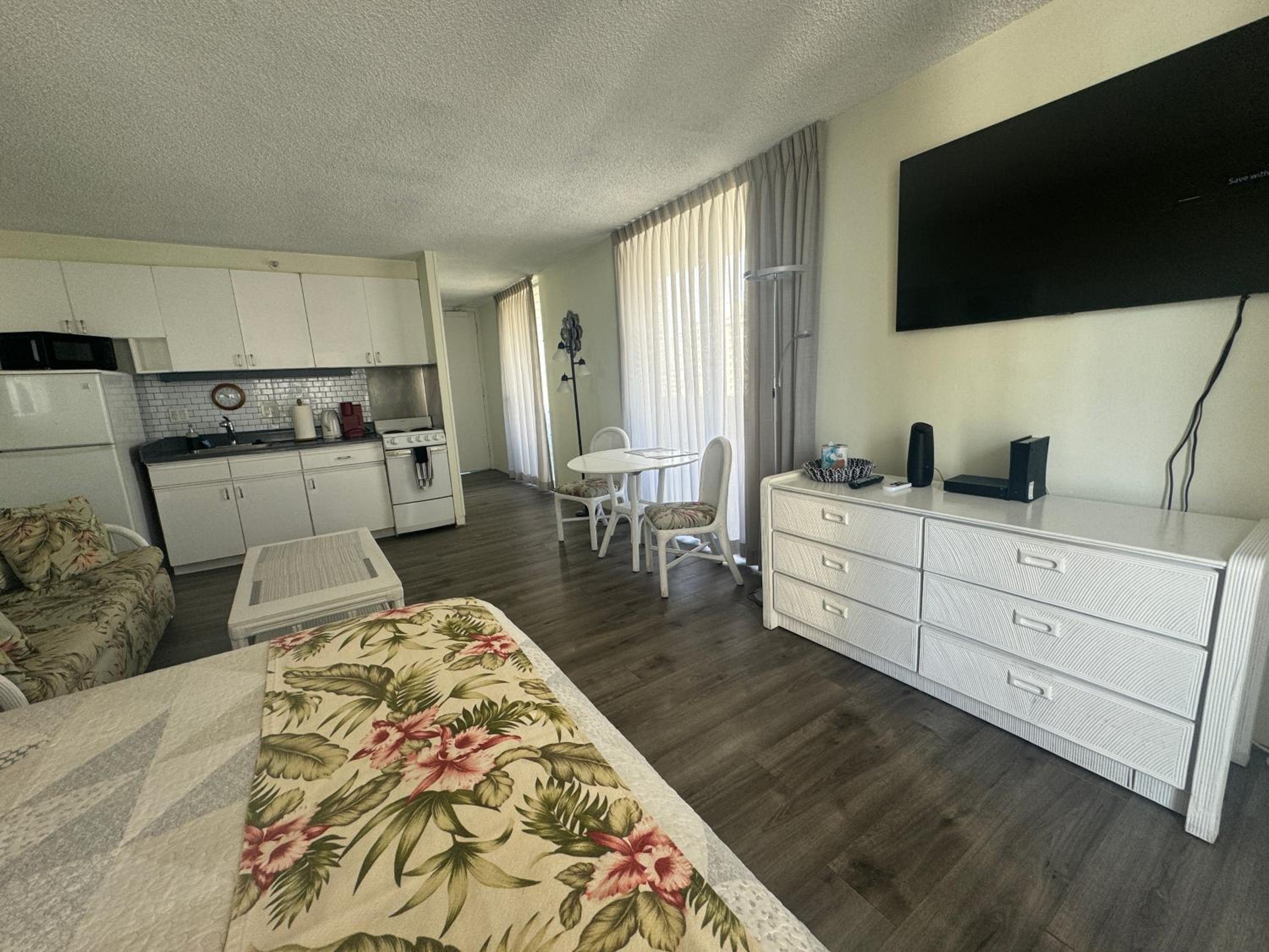 Tropical Studios at Marine Surf Waikiki - FREE PARKING - BEST LOCATION - FULL KITCHEN - SWIMMING POOL 照片第 222 張,共 263 張