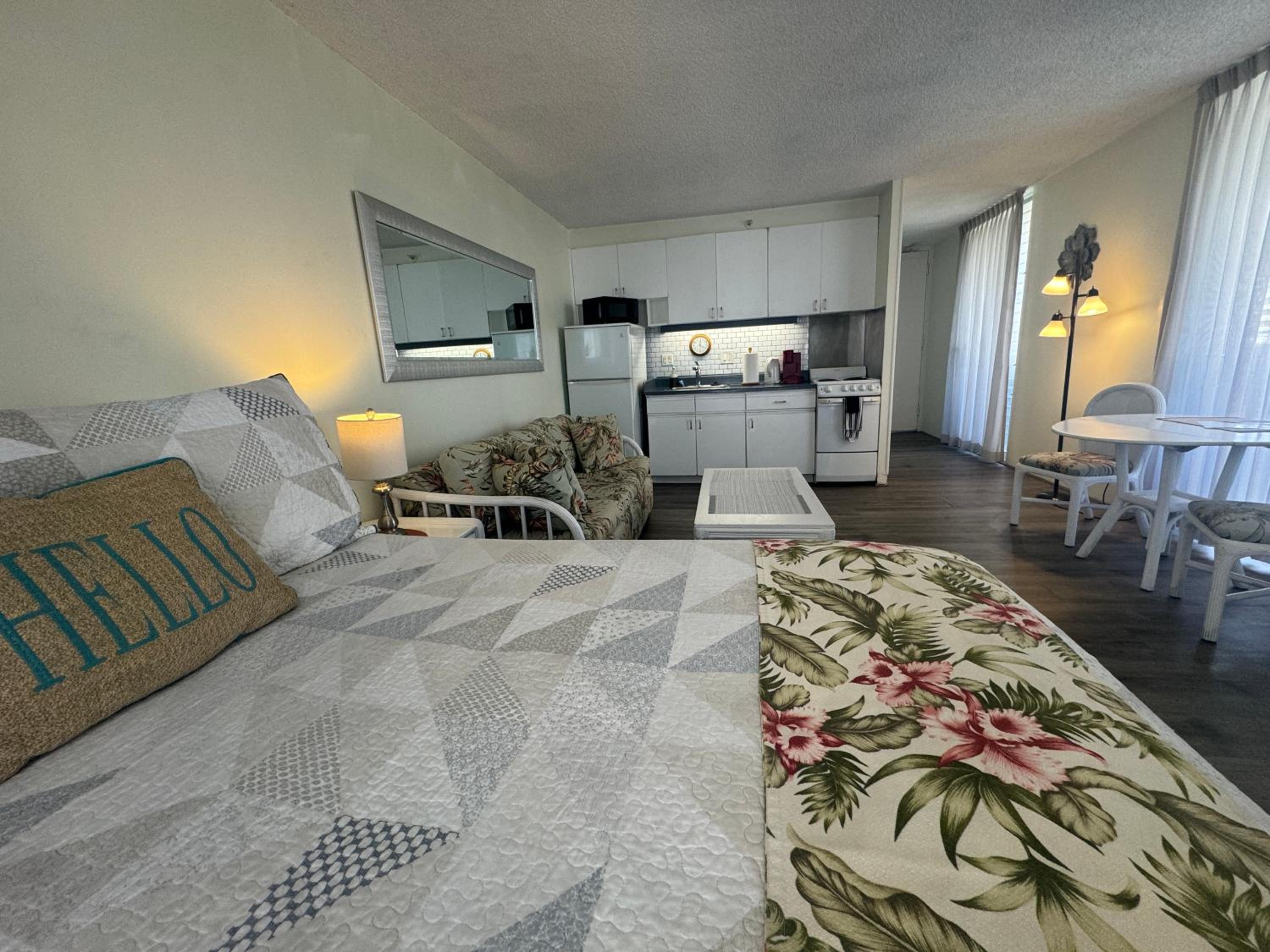 Tropical Studios at Marine Surf Waikiki - FREE PARKING - BEST LOCATION - FULL KITCHEN - SWIMMING POOL 照片第 242 張,共 263 張