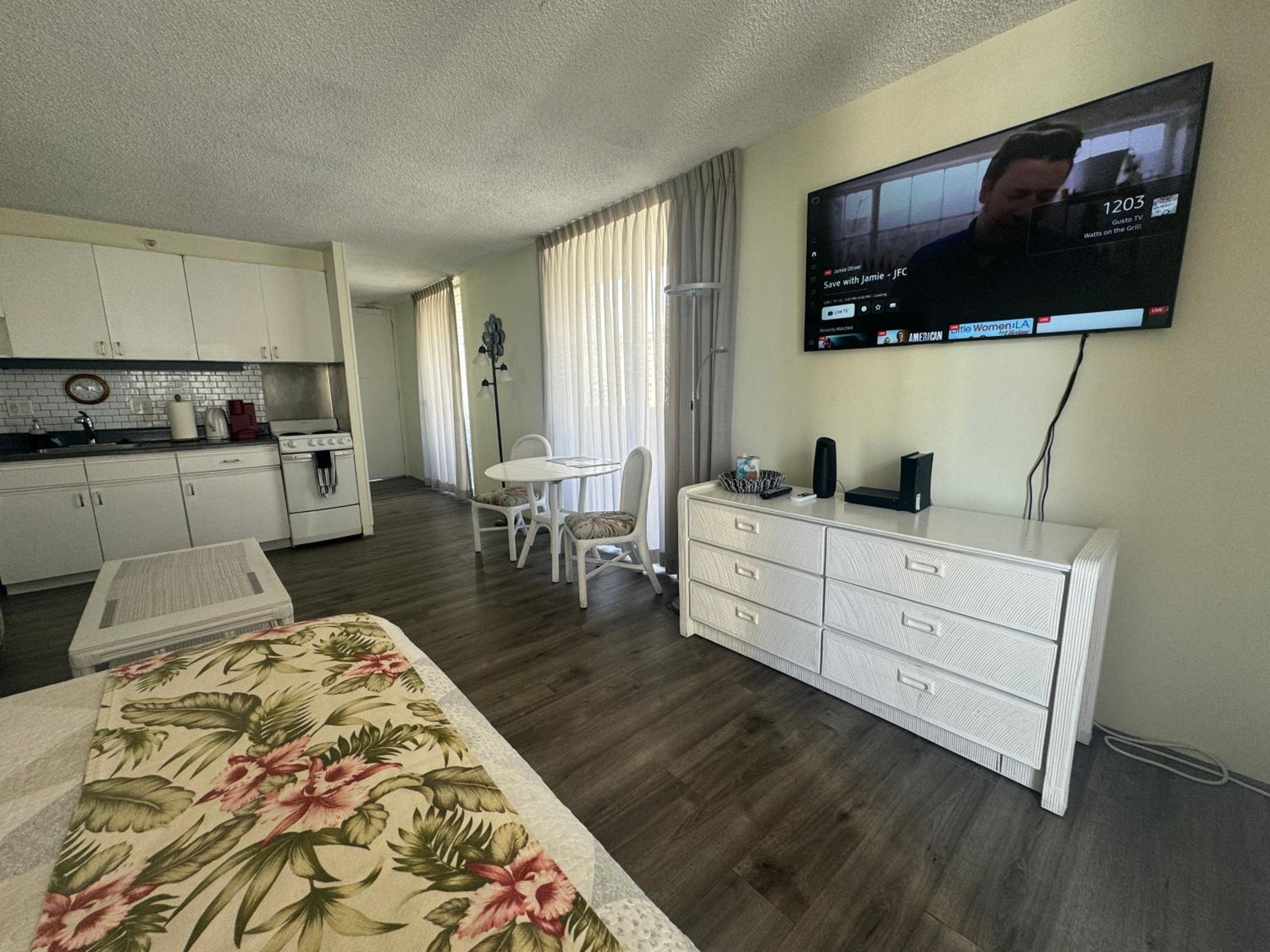 Tropical Studios at Marine Surf Waikiki - FREE PARKING - BEST LOCATION - FULL KITCHEN - SWIMMING POOL 照片第 10 張,共 263 張