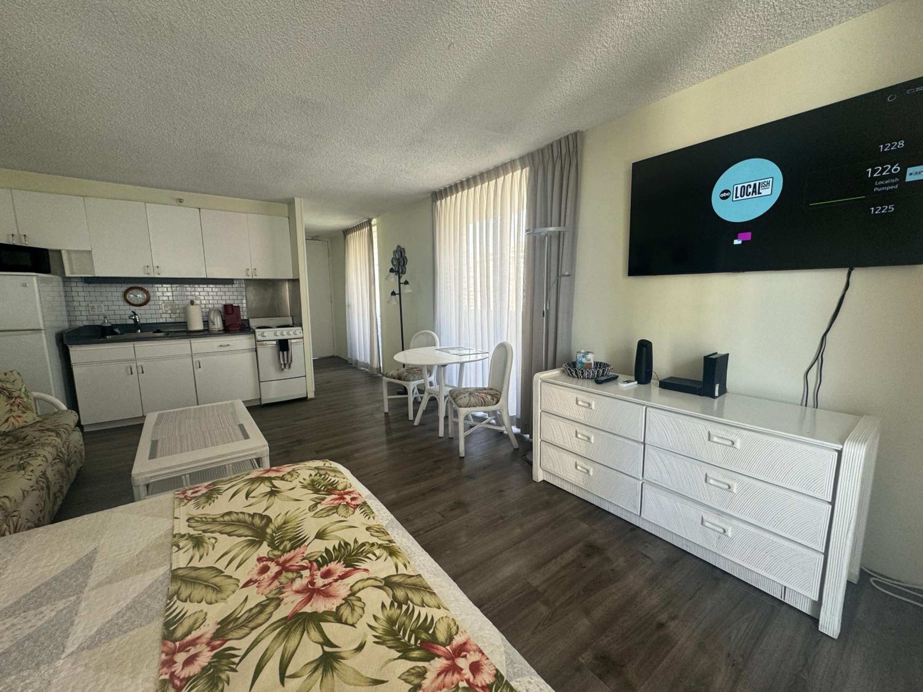 Tropical Studios at Marine Surf Waikiki - FREE PARKING - BEST LOCATION - FULL KITCHEN - SWIMMING POOL 照片第 121 張,共 263 張